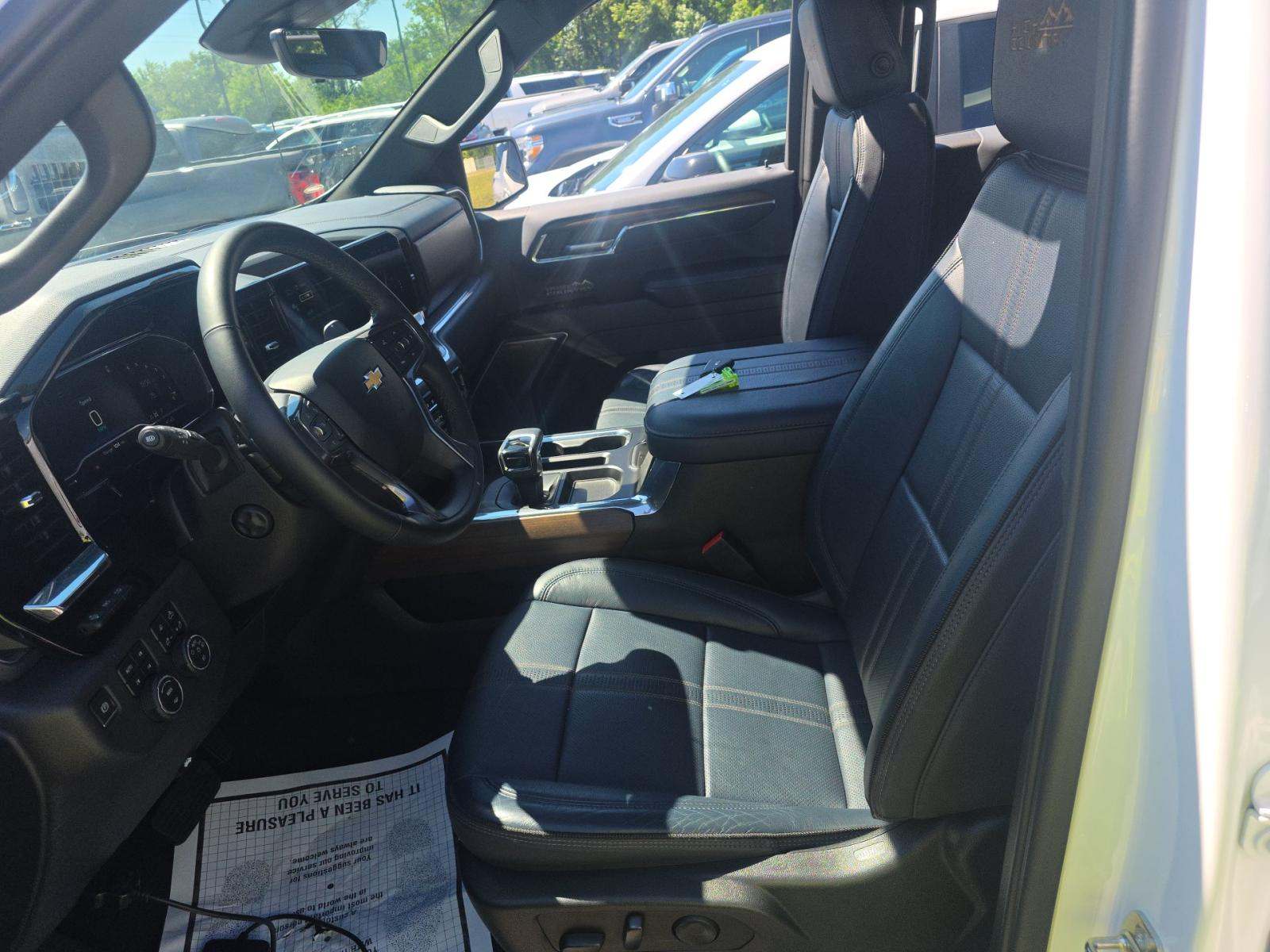 2023 Chevrolet Silverado 1500 High Country AWD