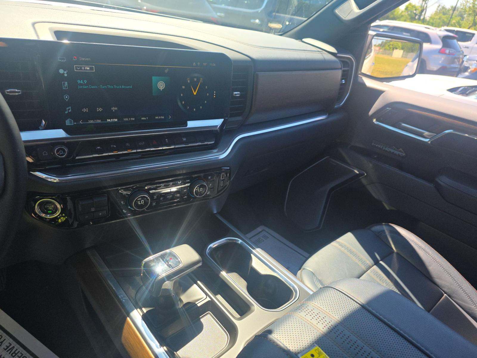2023 Chevrolet Silverado 1500 High Country AWD