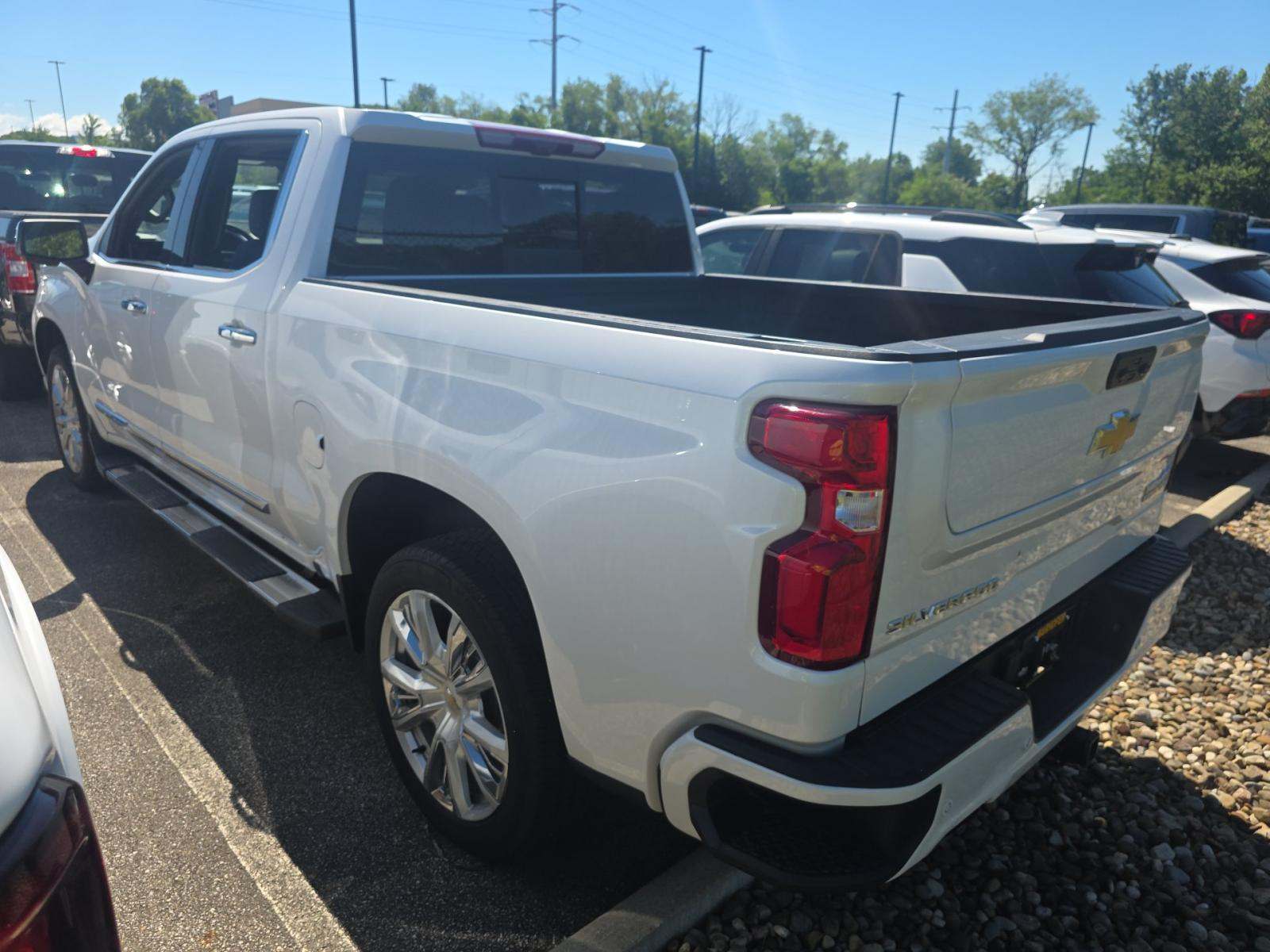 2023 Chevrolet Silverado 1500 High Country AWD