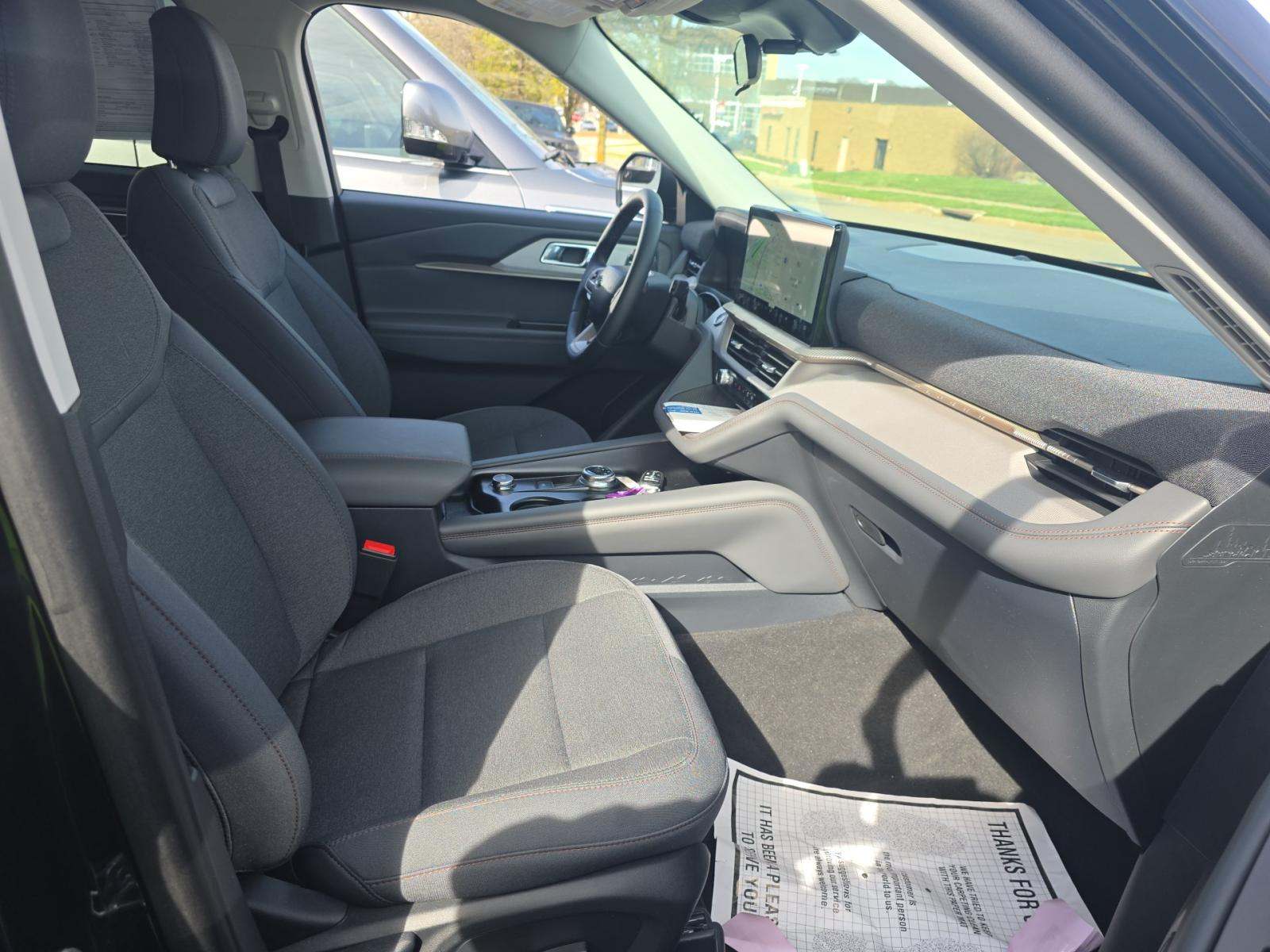 2025 Ford Explorer Active AWD