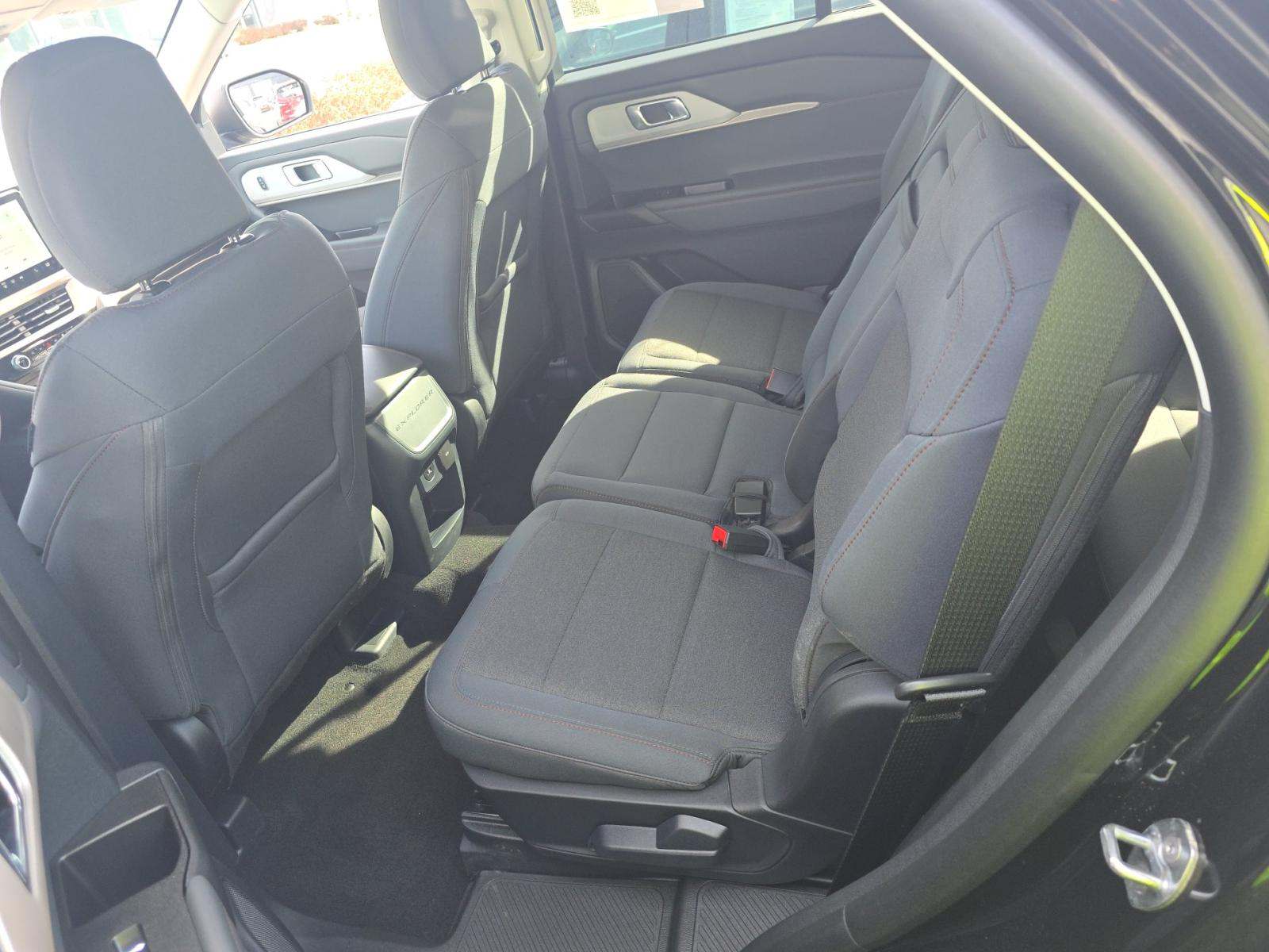 2025 Ford Explorer Active AWD