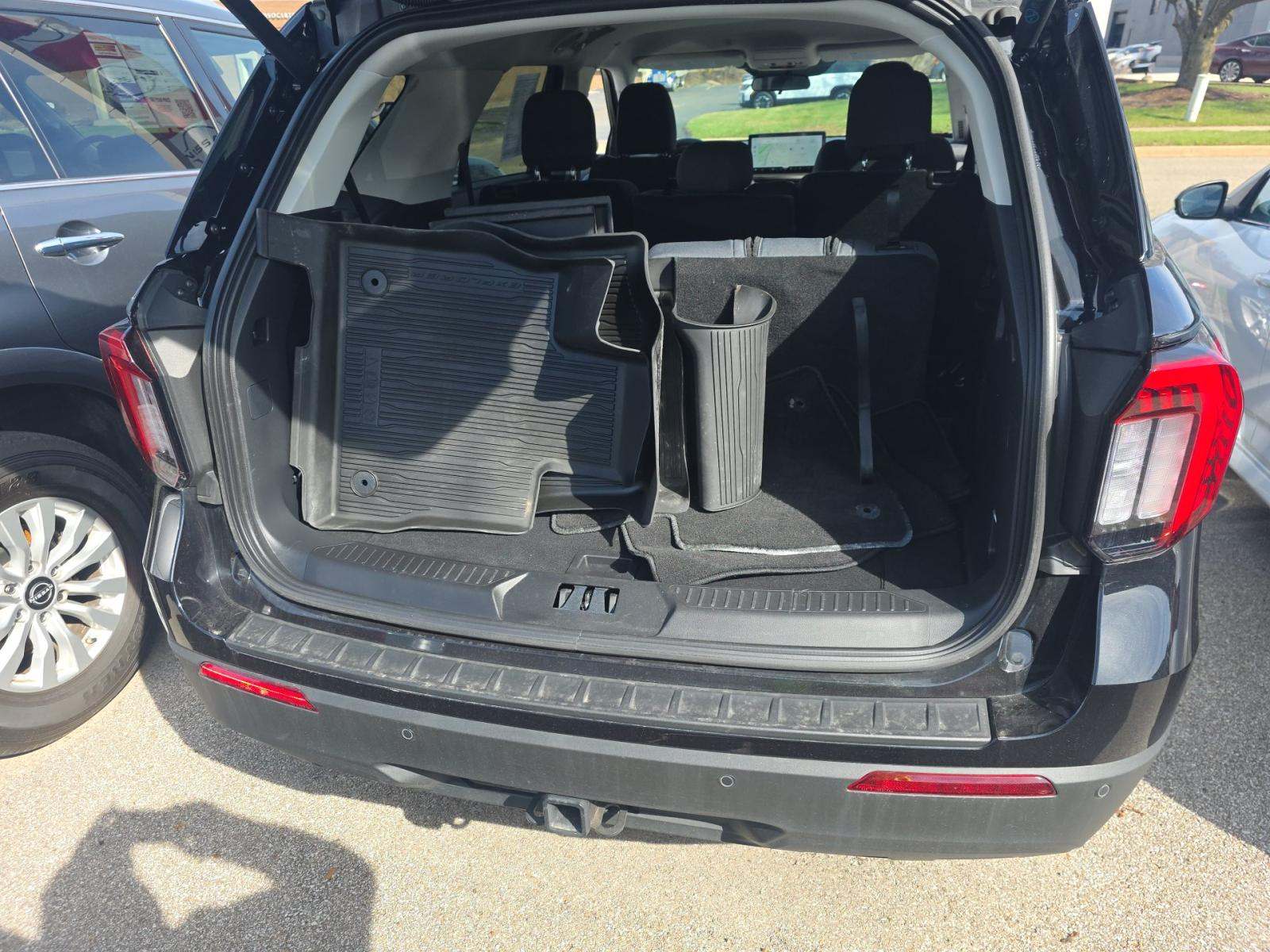 2025 Ford Explorer Active AWD