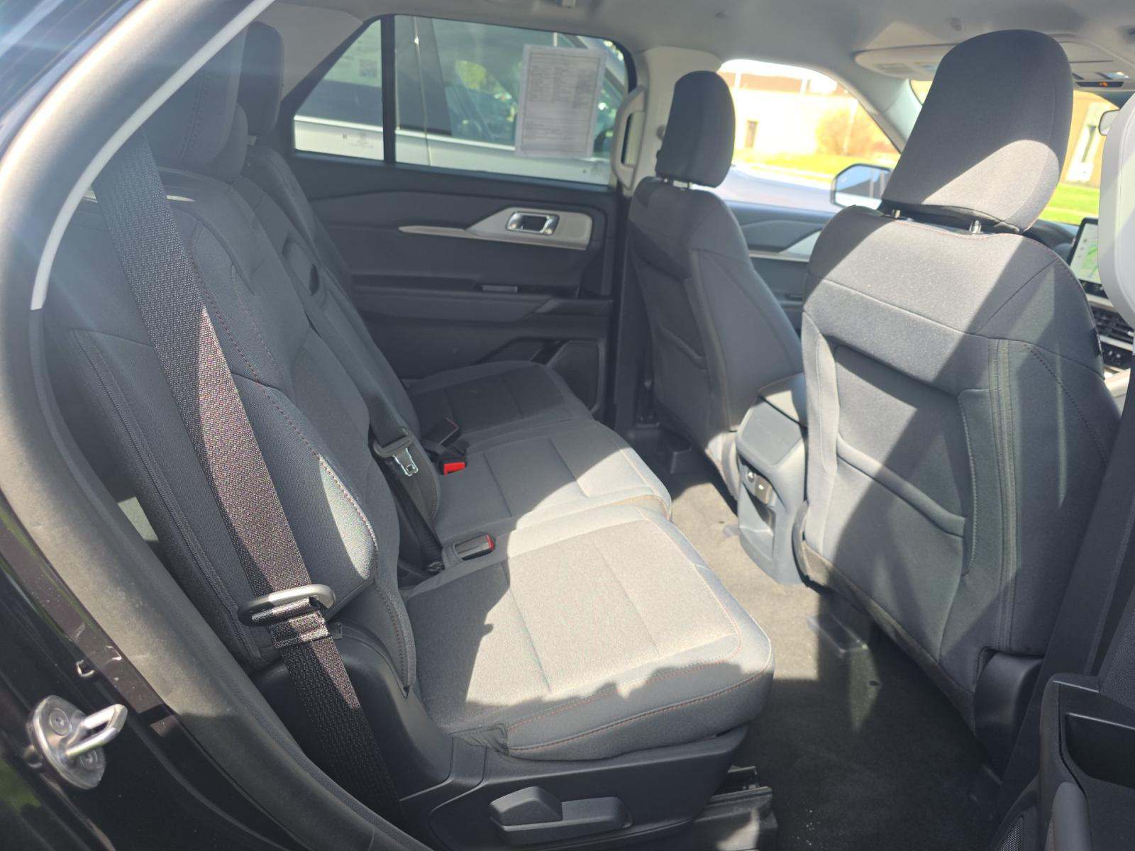 2025 Ford Explorer Active AWD