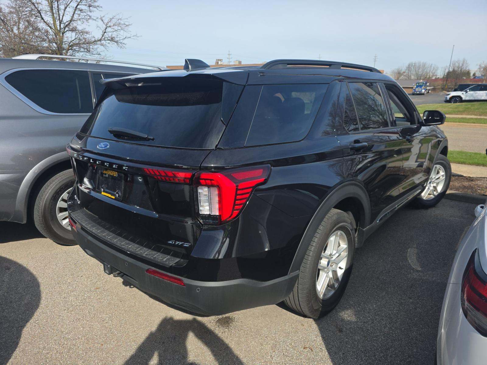 2025 Ford Explorer Active AWD