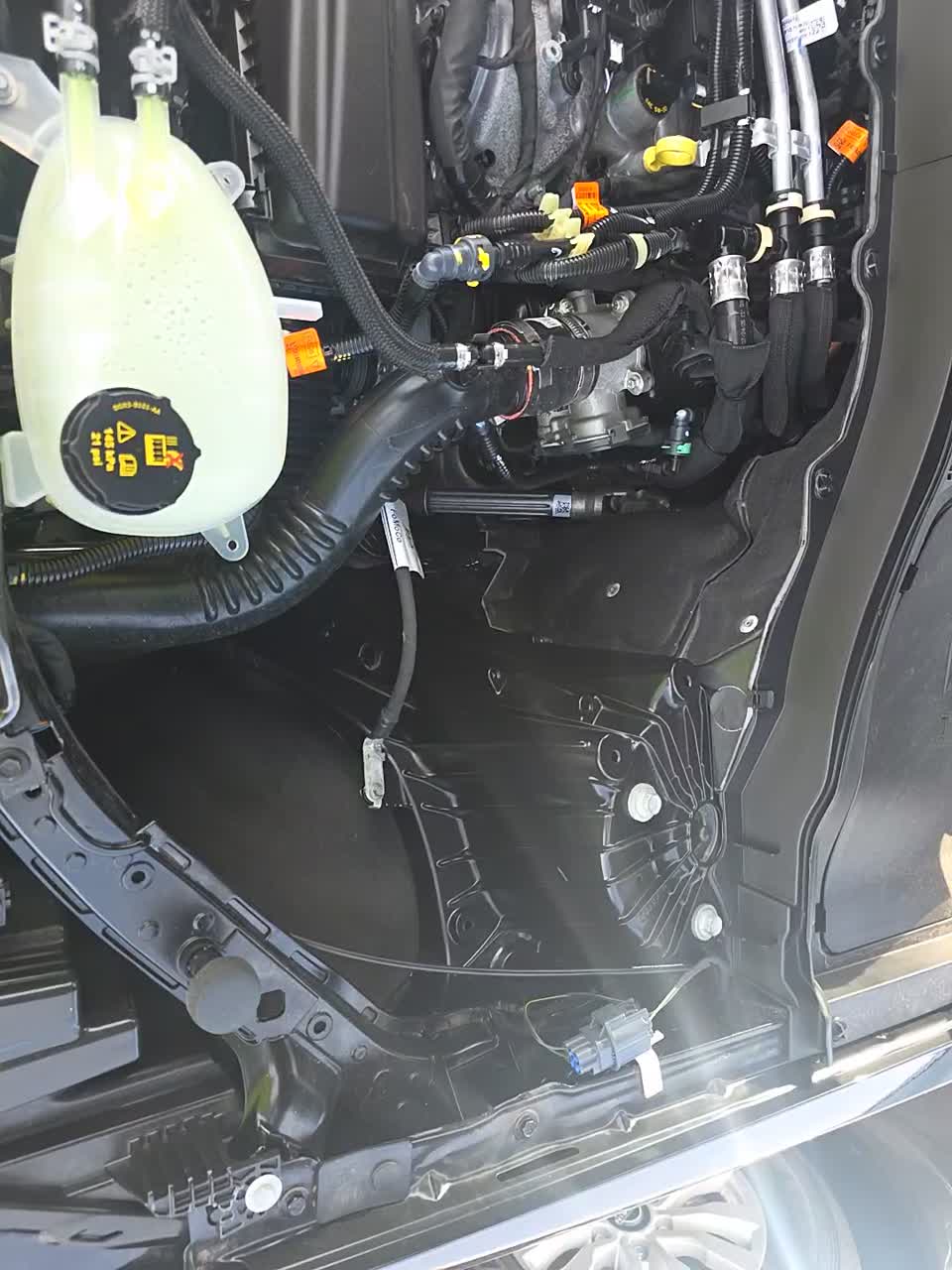 2025 Ford Explorer Active AWD