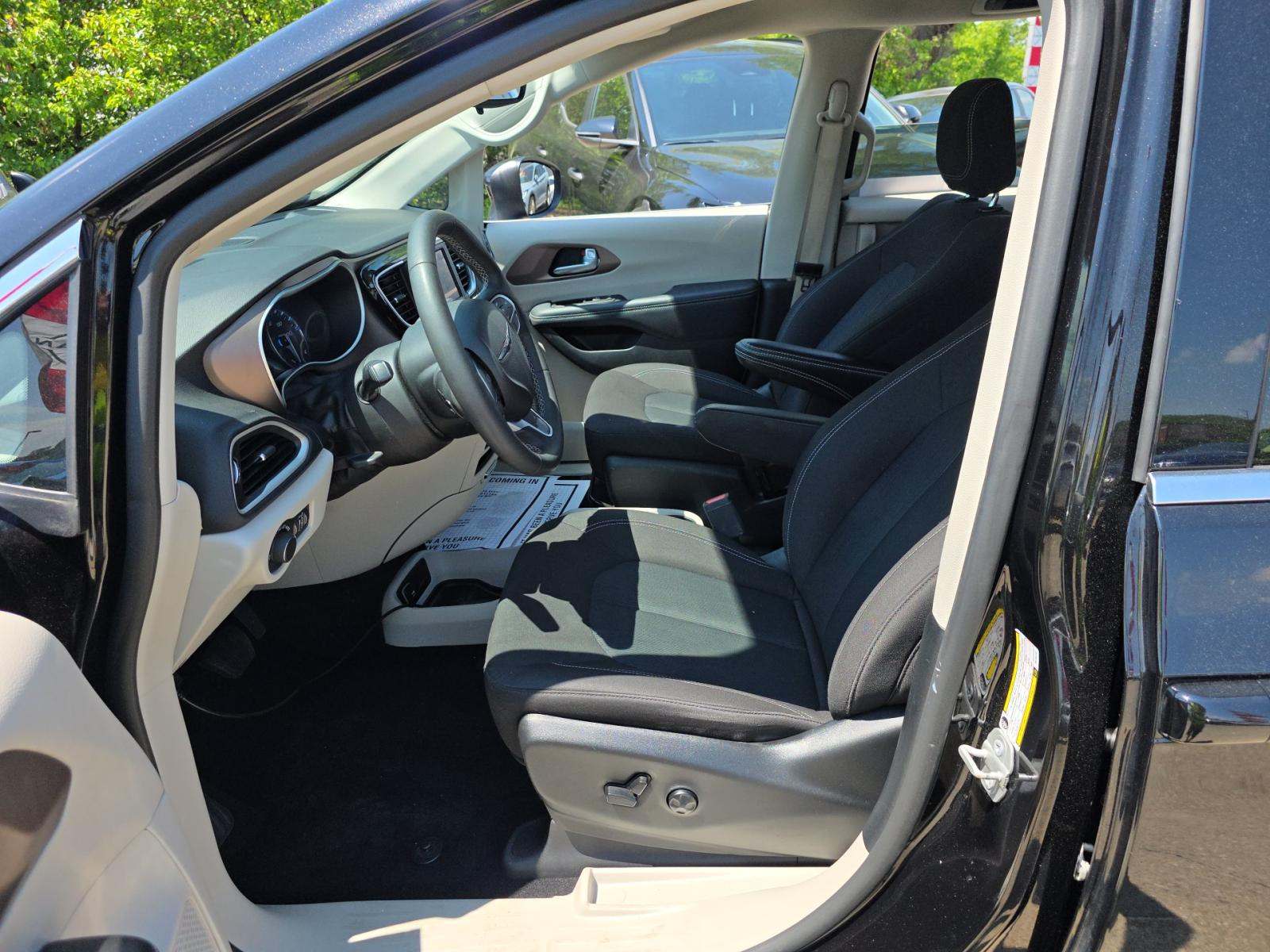 CHRYSLER VOYAGER - 6