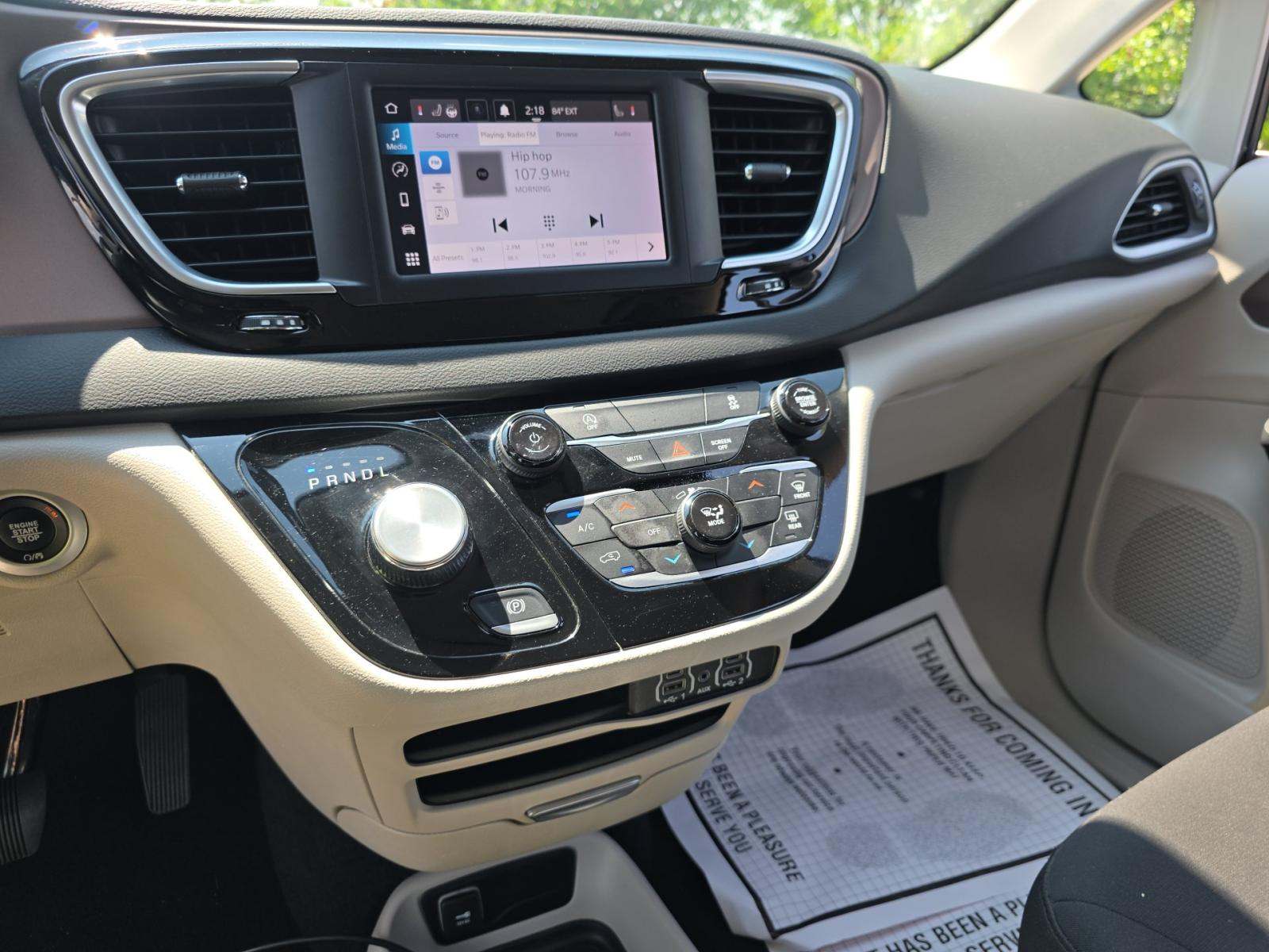 CHRYSLER VOYAGER - 10