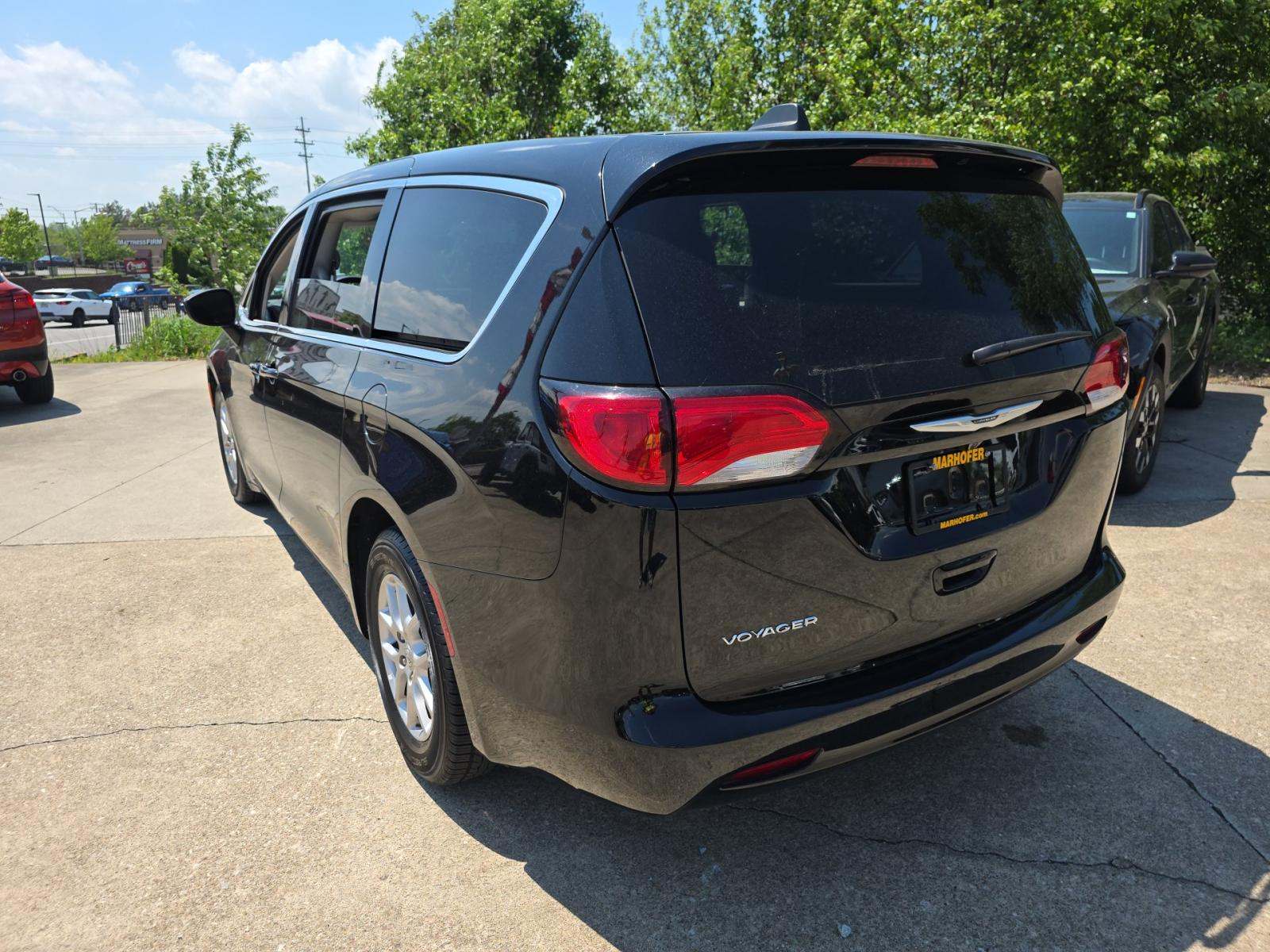 CHRYSLER VOYAGER - 2