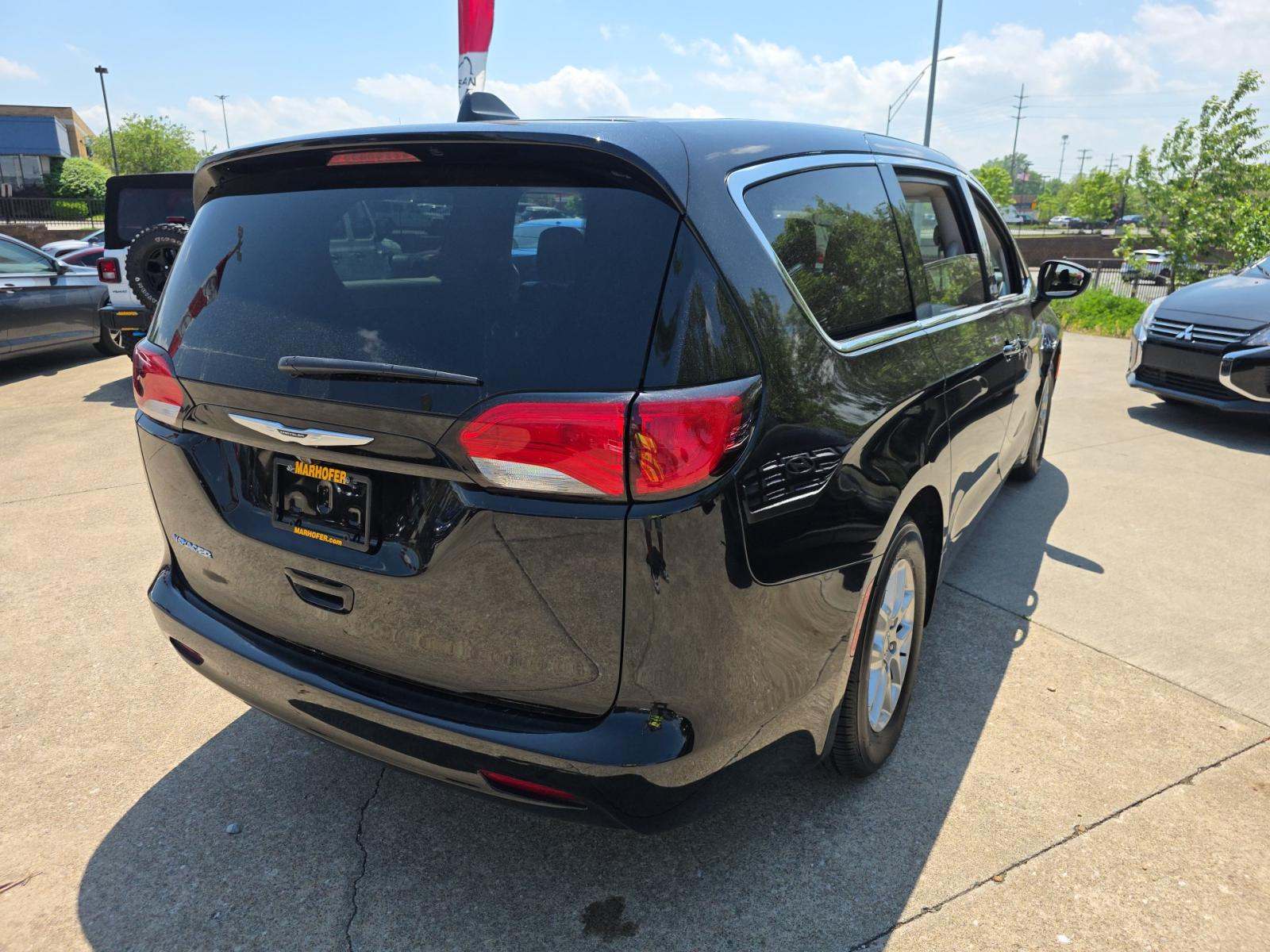CHRYSLER VOYAGER - 3
