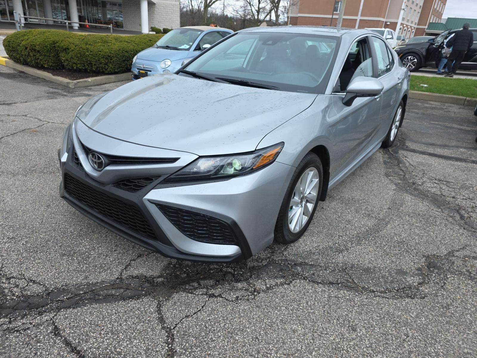 2024 Toyota Camry SE FWD