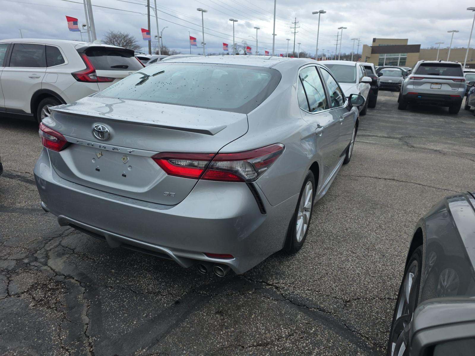 2024 Toyota Camry SE FWD