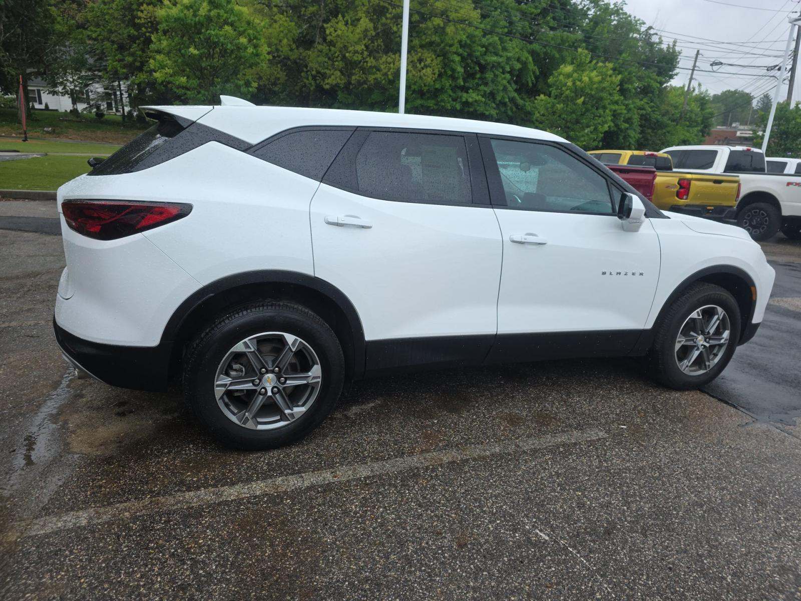 CHEVROLET BLAZER - 4