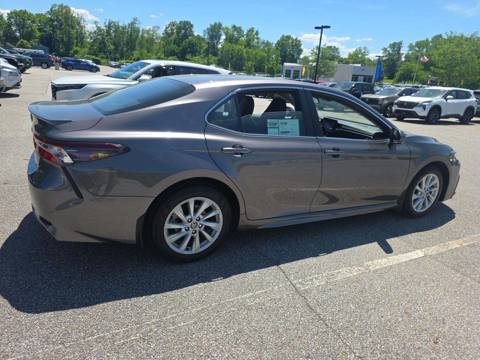 2024 Toyota Camry SE FWD