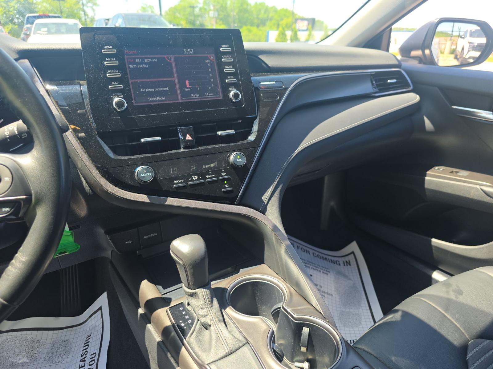 2024 Toyota Camry SE FWD
