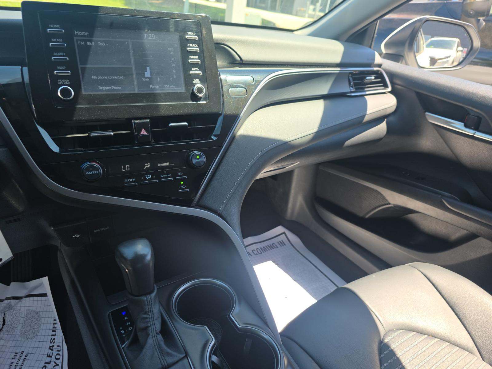 2024 Toyota Camry SE FWD