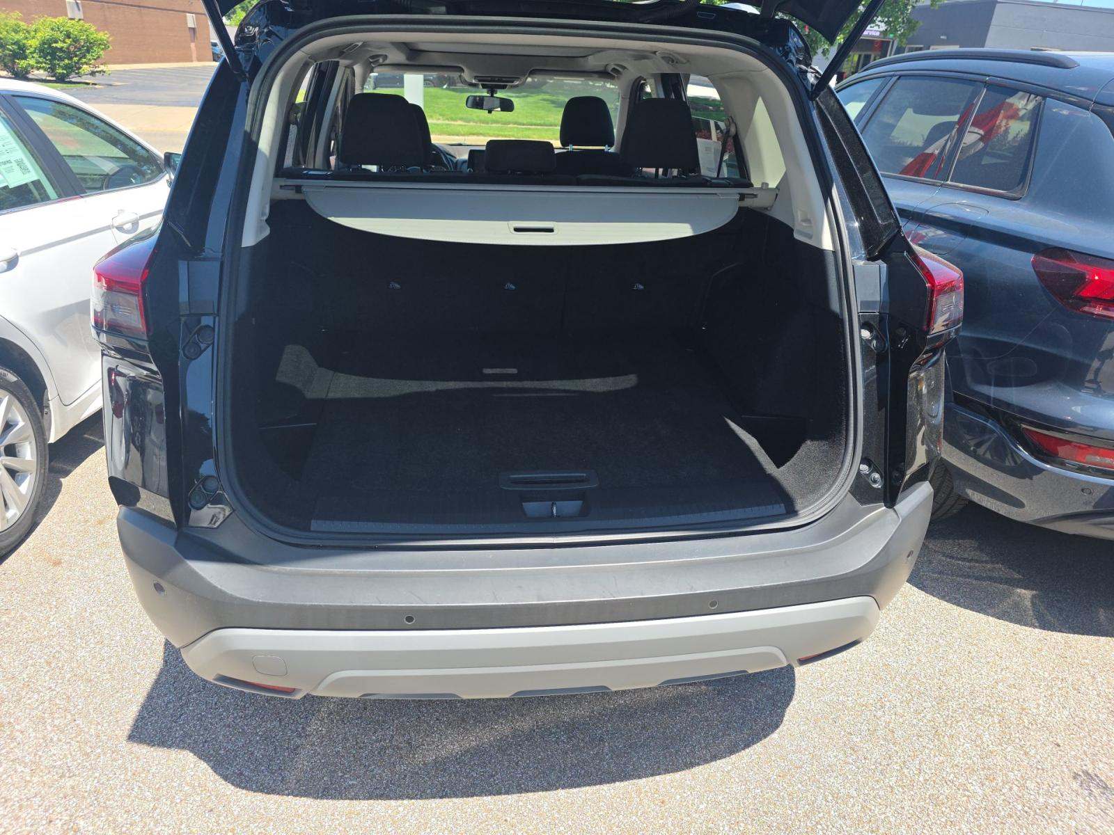 2021 Nissan Rogue SV FWD