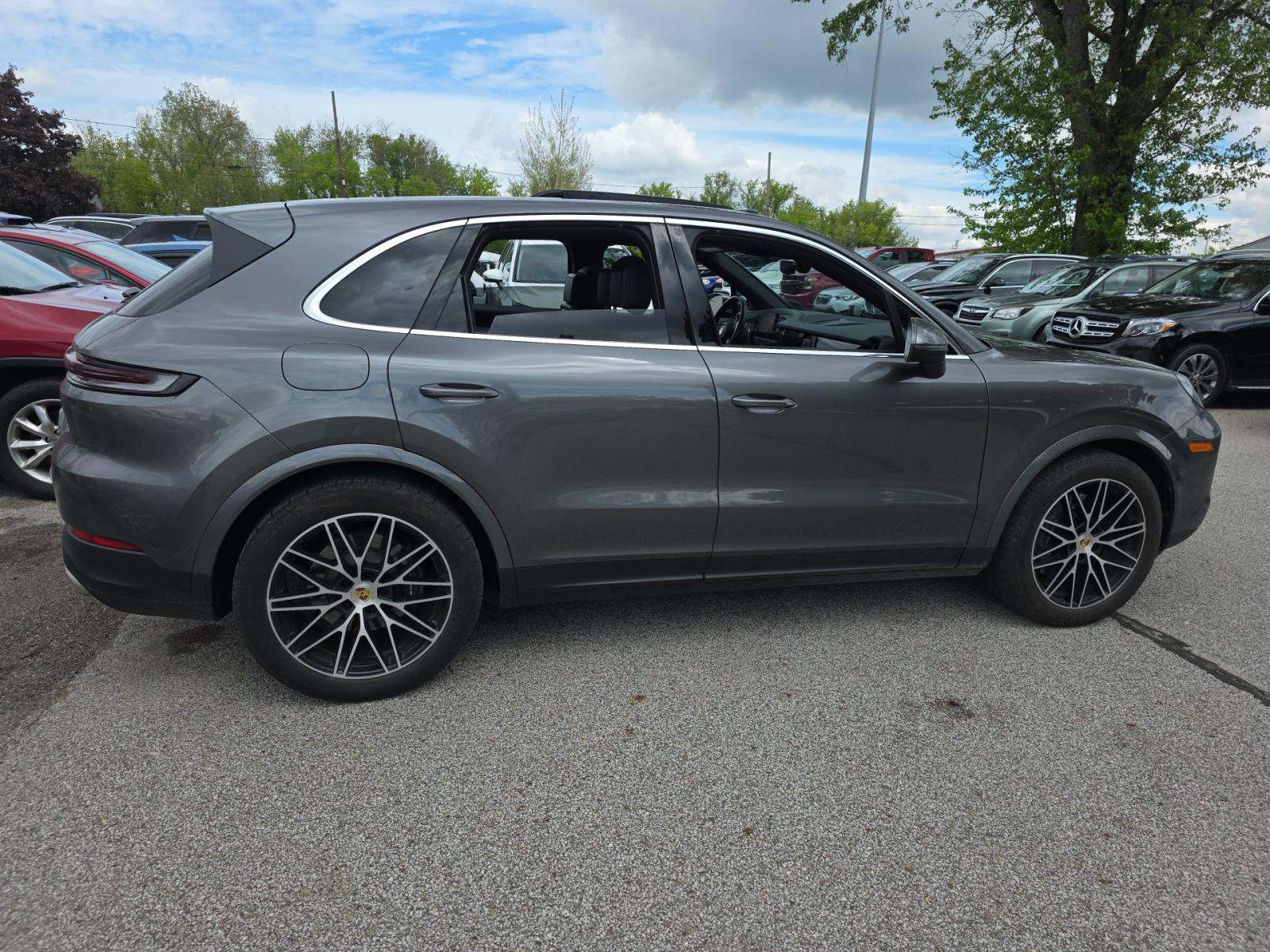 PORSCHE CAYENNE - 4