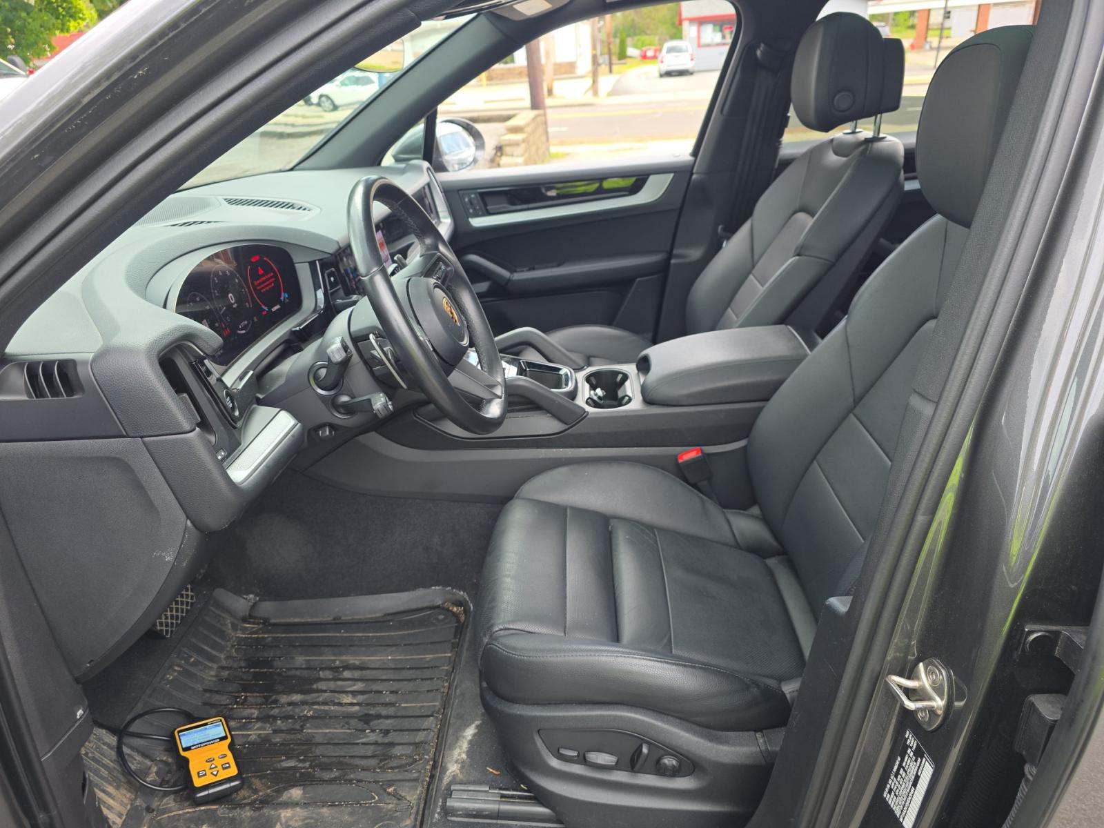 PORSCHE CAYENNE - 6
