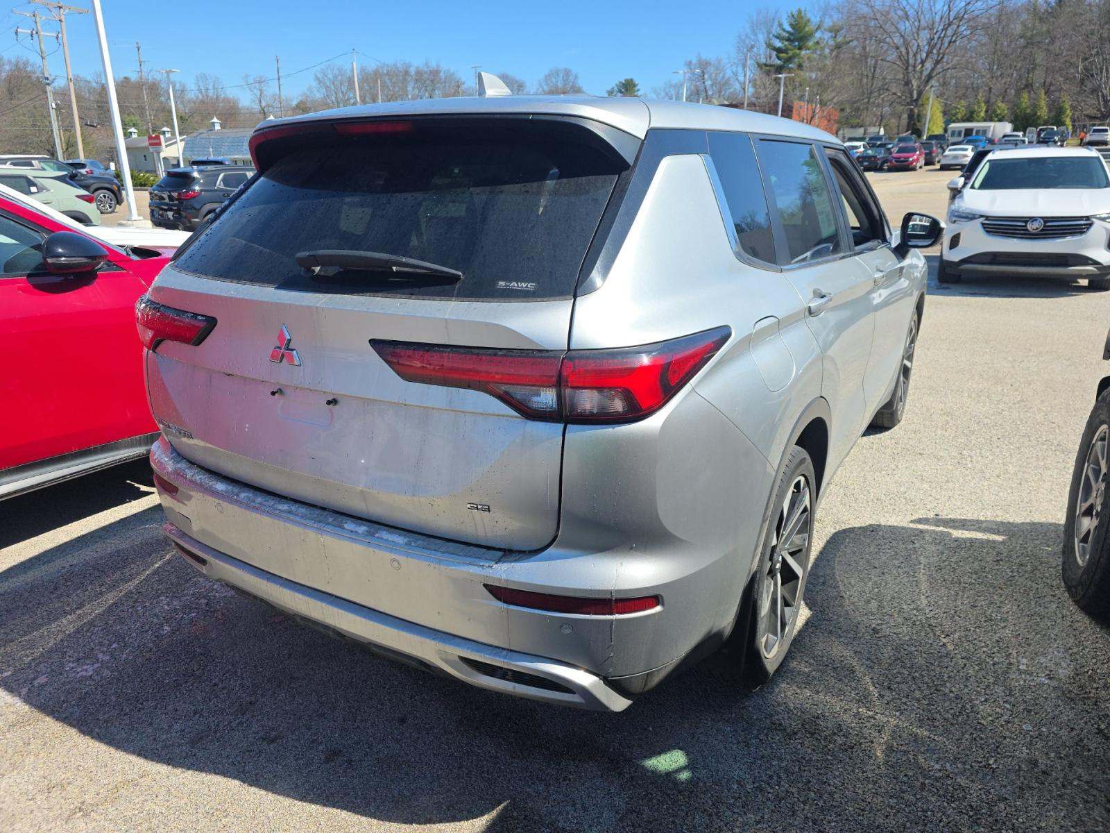 2023 Mitsubishi Outlander SE AWD