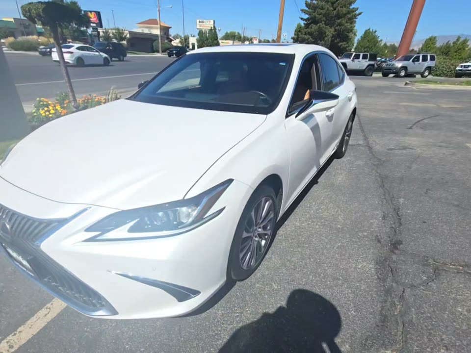 2021 Lexus ES 300h