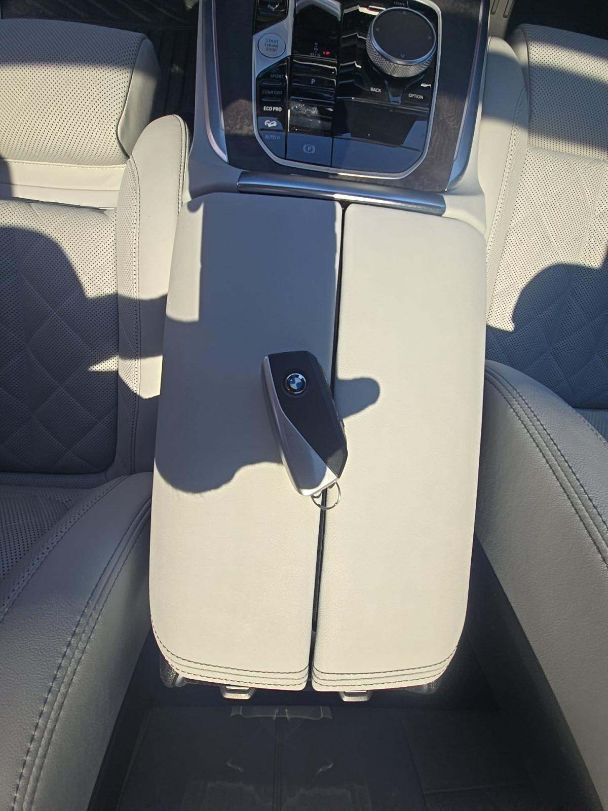 2025 BMW X5 xDrive40i AWD