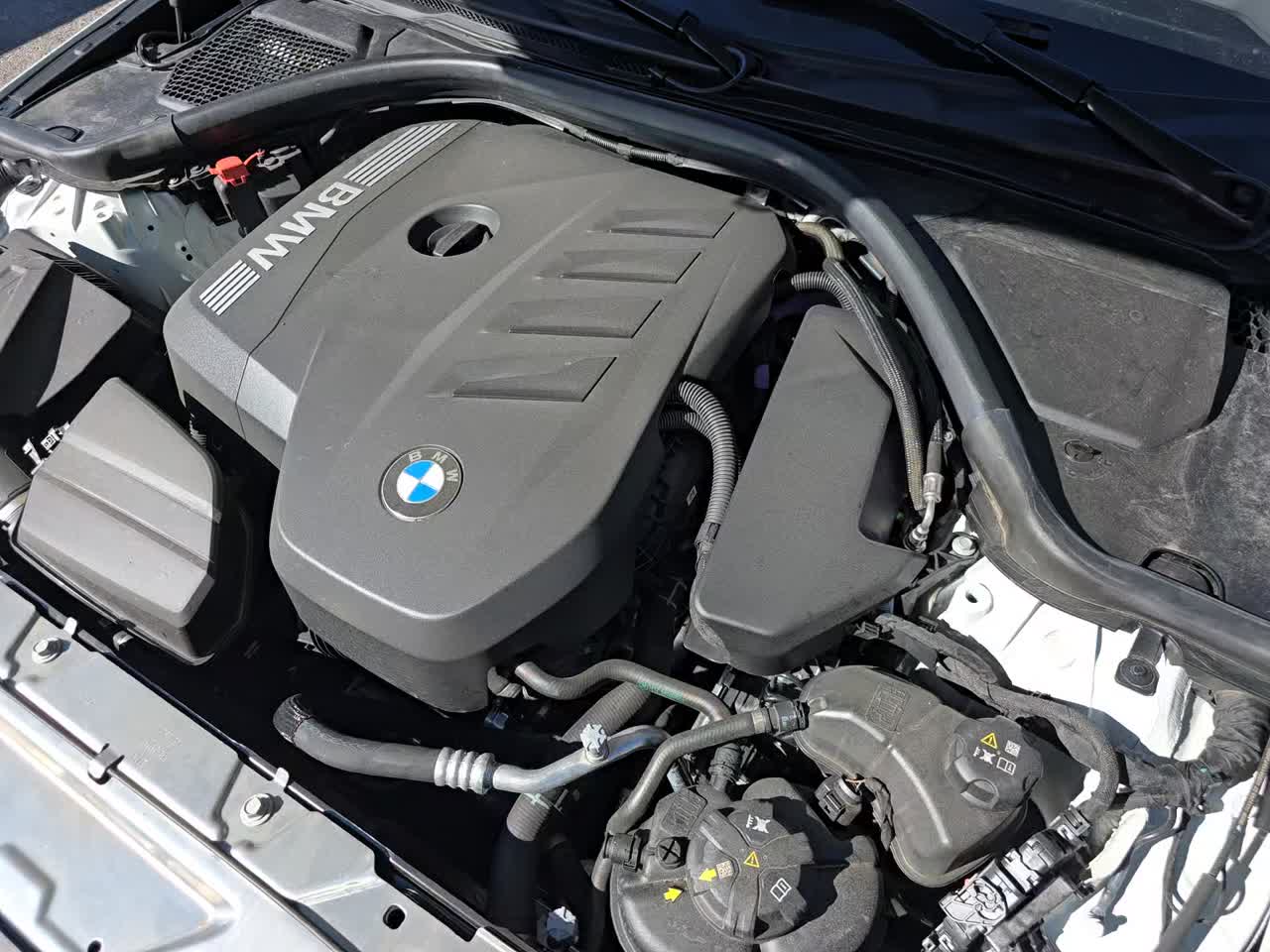 2025 BMW 3 Series 330i xDrive AWD