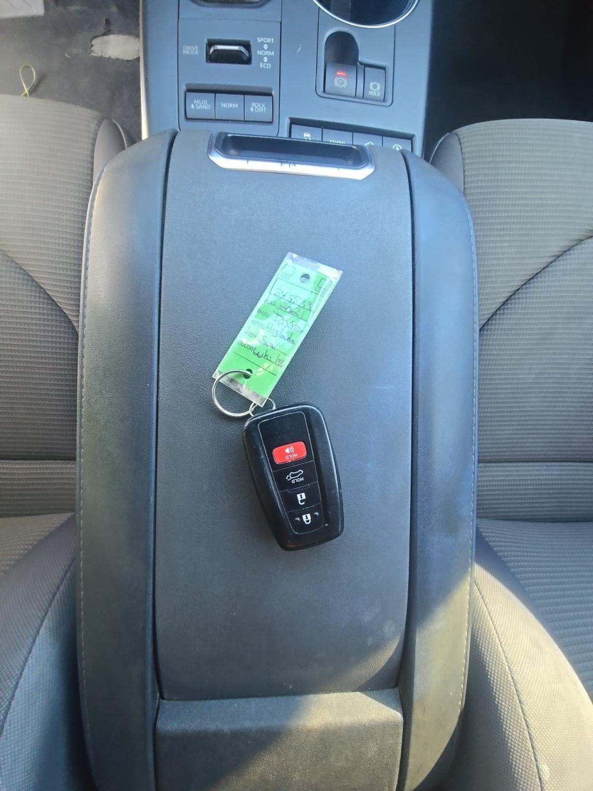 2021 Toyota Highlander LE AWD