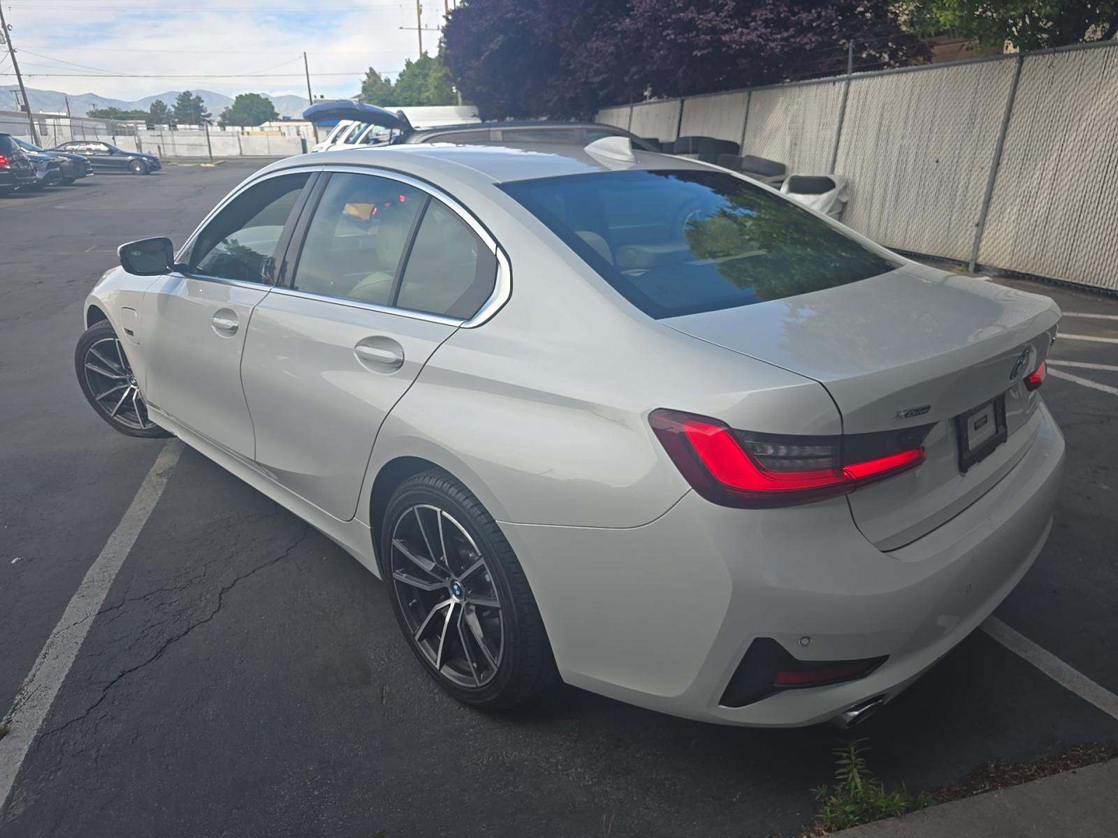 2022 BMW 3 Series 330e xDrive AWD