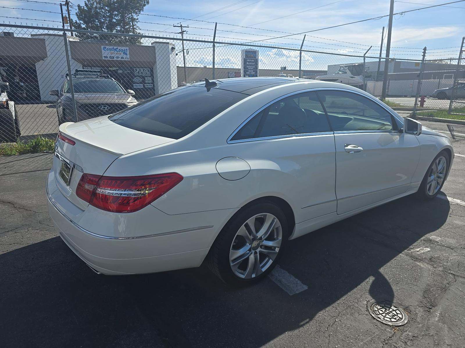 MERCEDES-BENZ E-CLASS - 3