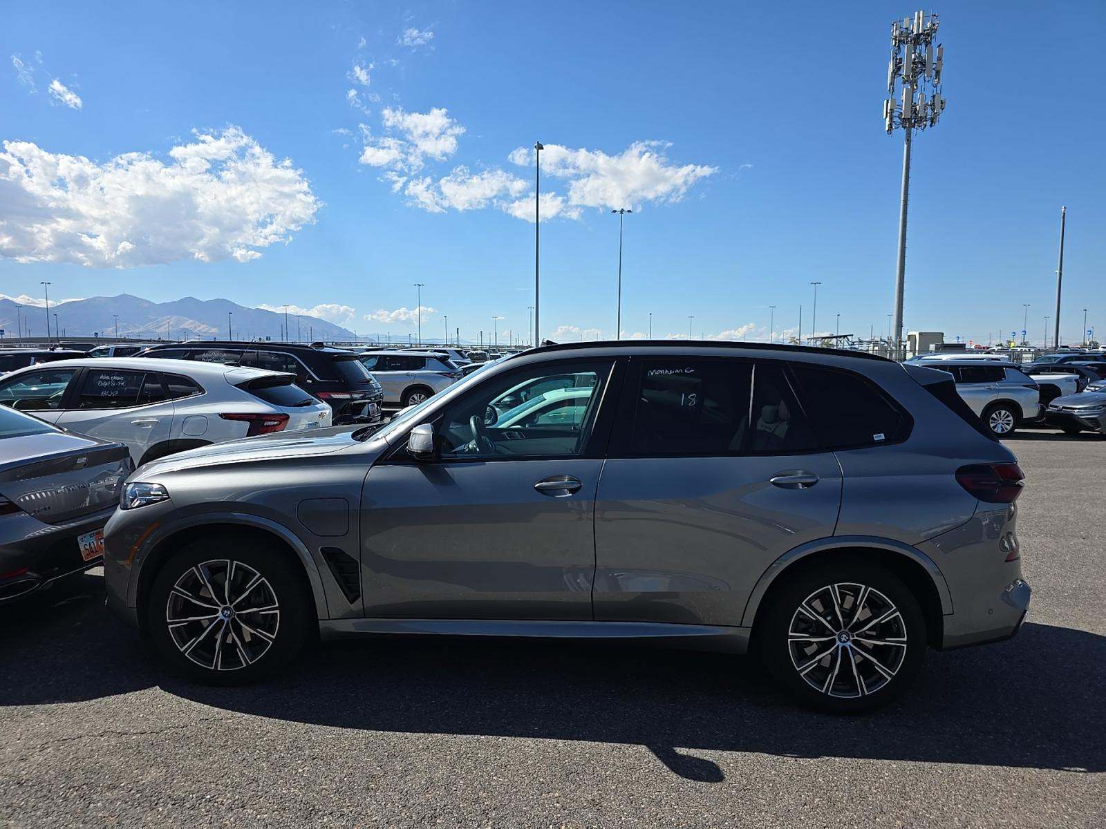 2025 BMW X5 xDrive50e AWD
