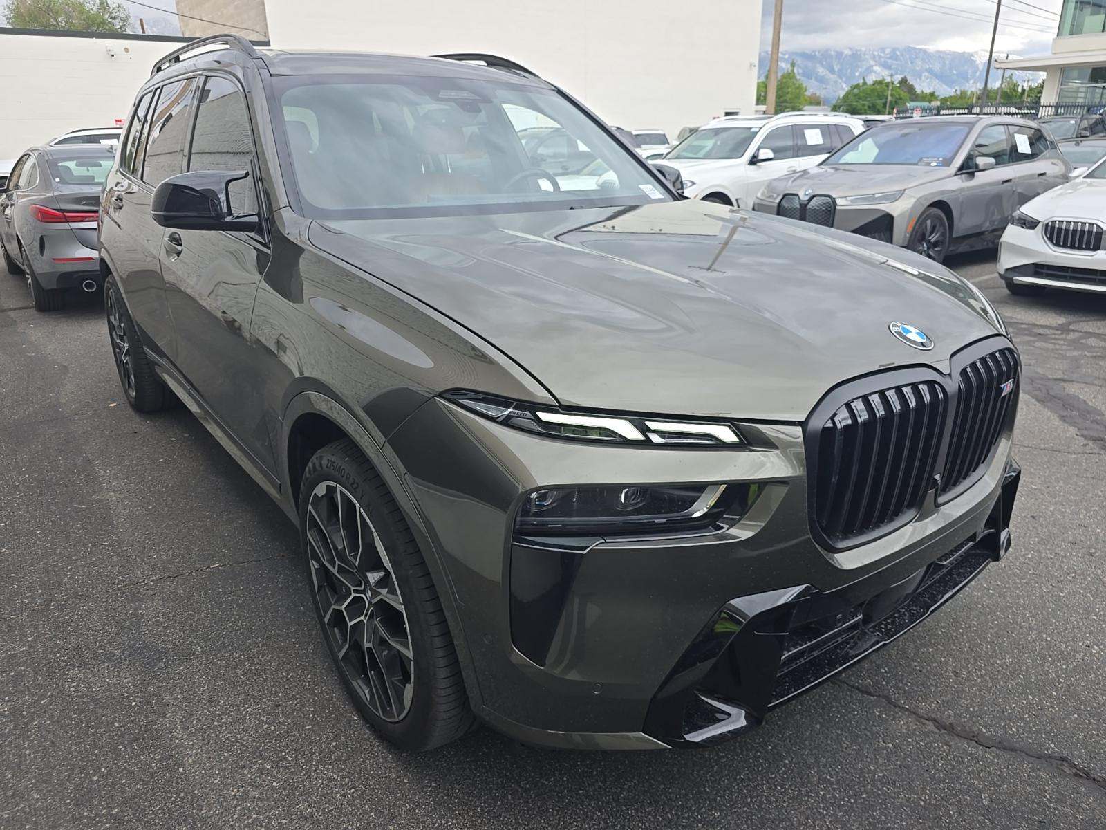 2025 BMW X7 M60i AWD