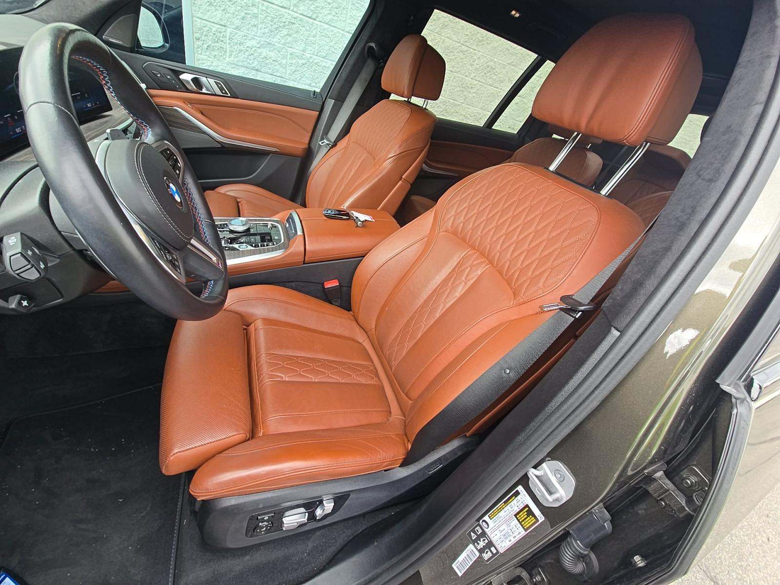 2025 BMW X7 M60i AWD