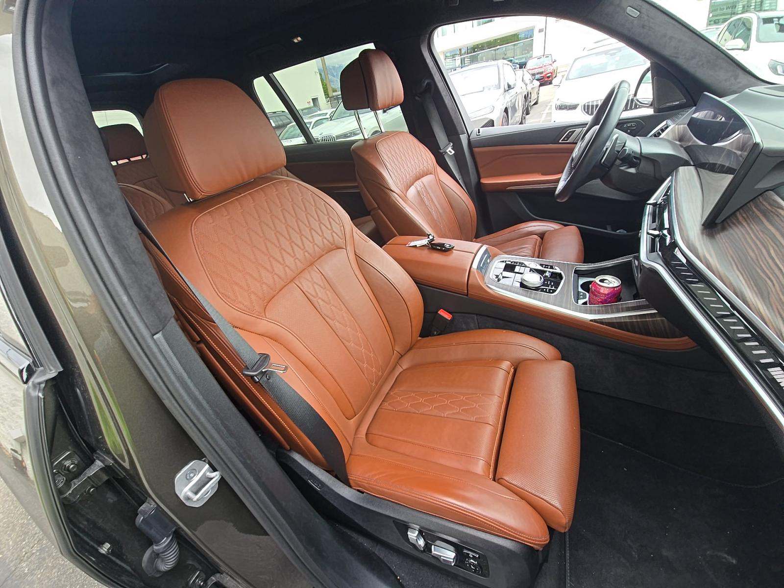 2025 BMW X7 M60i AWD