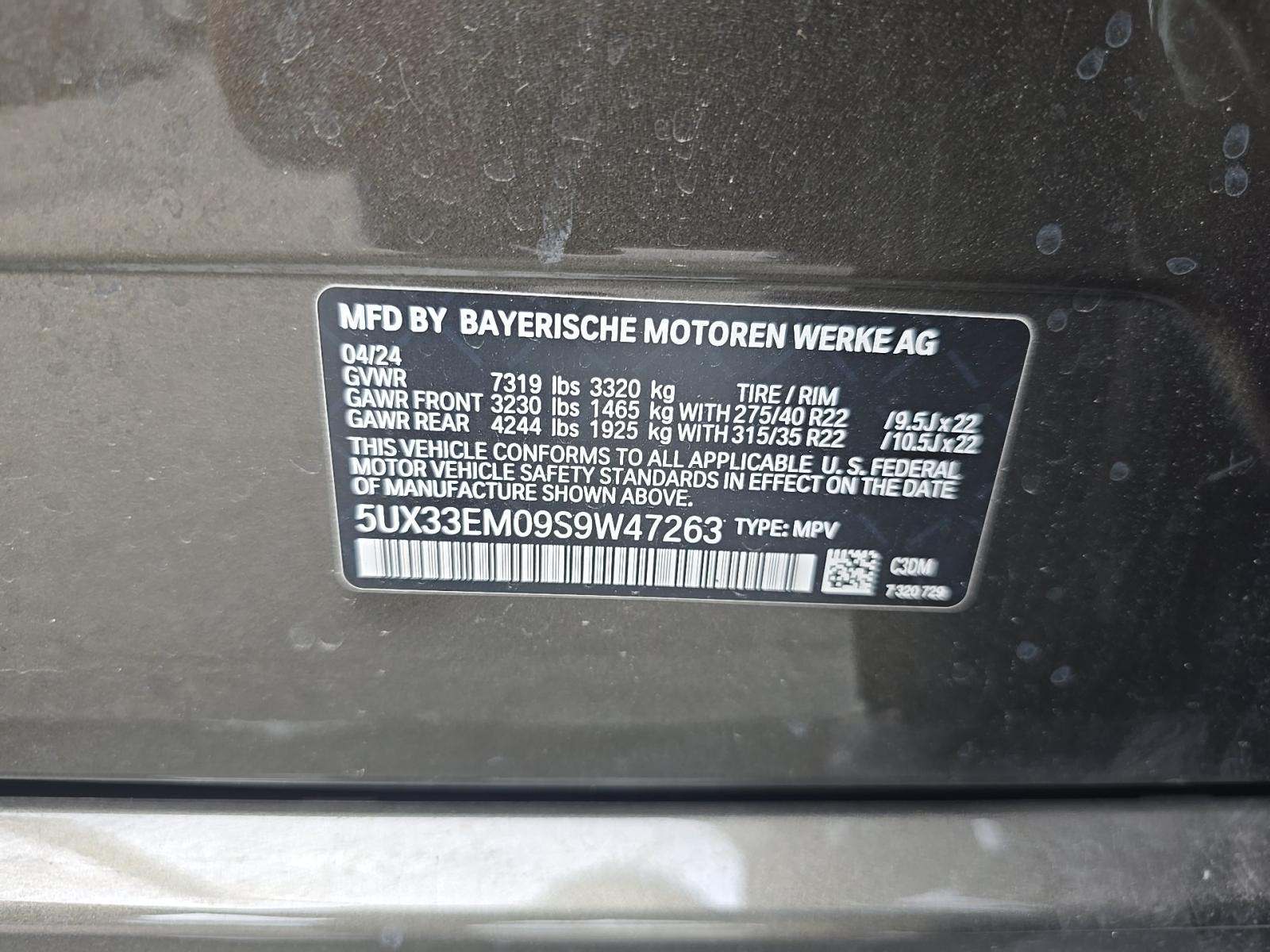 2025 BMW X7 M60i AWD