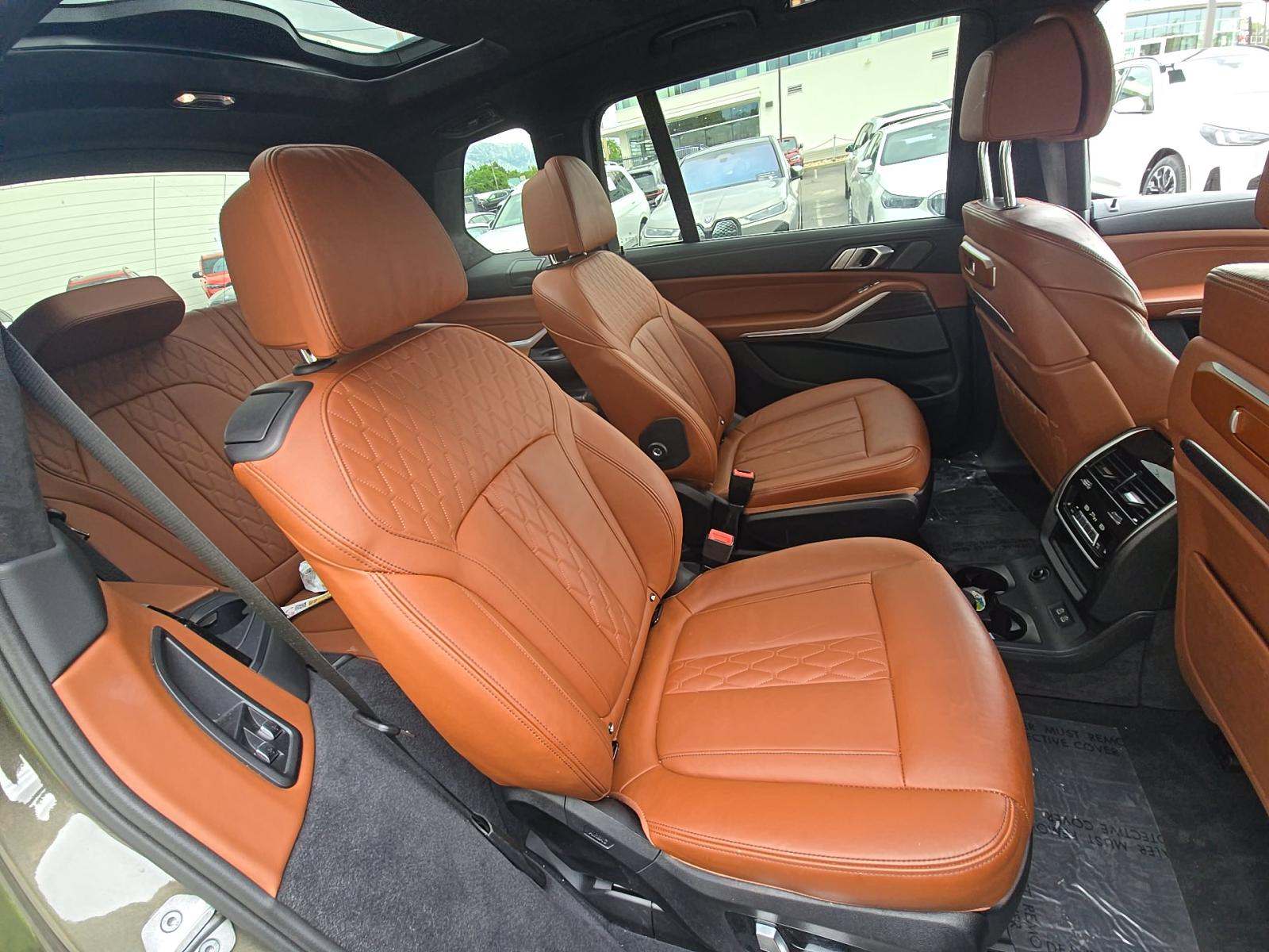 2025 BMW X7 M60i AWD