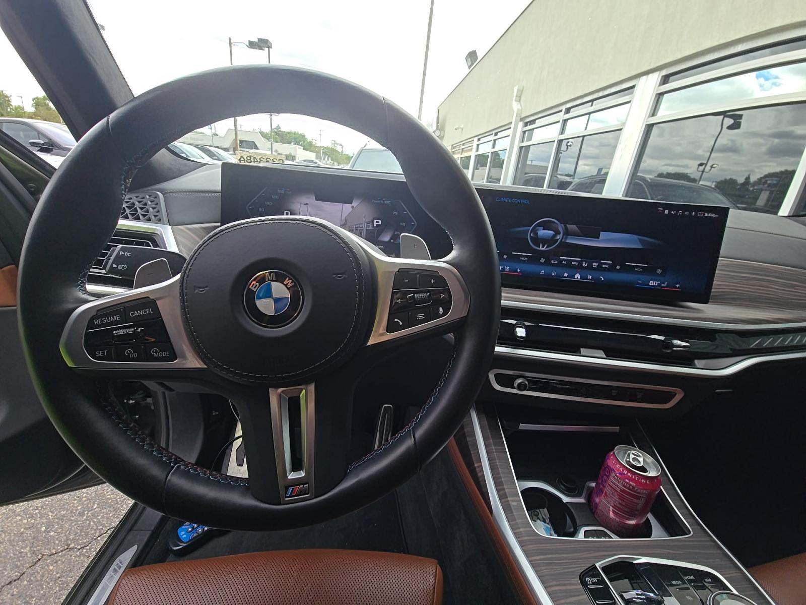 2025 BMW X7 M60i AWD