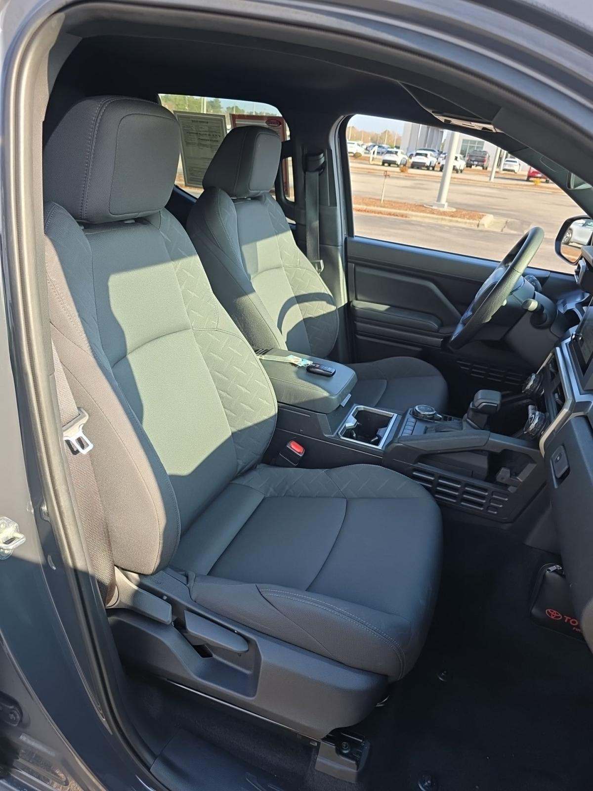 2024 Toyota Tacoma SR5 AWD