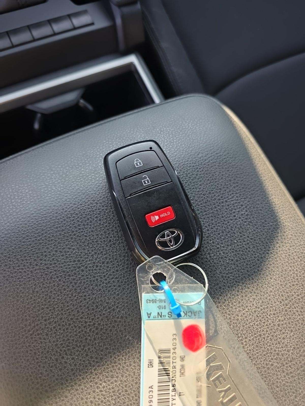 2024 Toyota Tacoma SR5 AWD