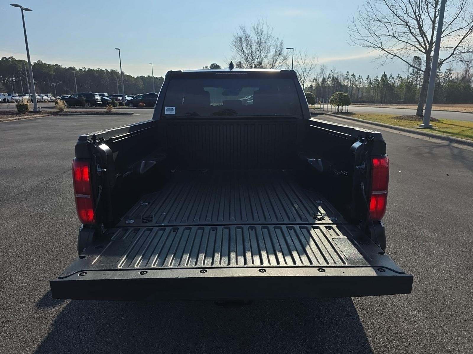 2024 Toyota Tacoma SR5 AWD