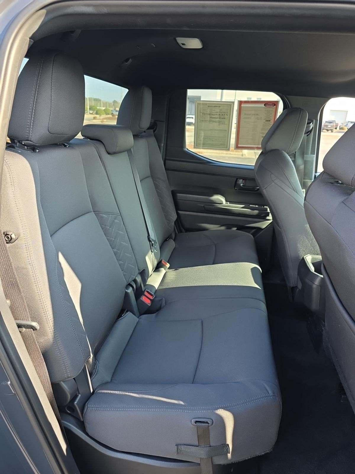 2024 Toyota Tacoma SR5 AWD