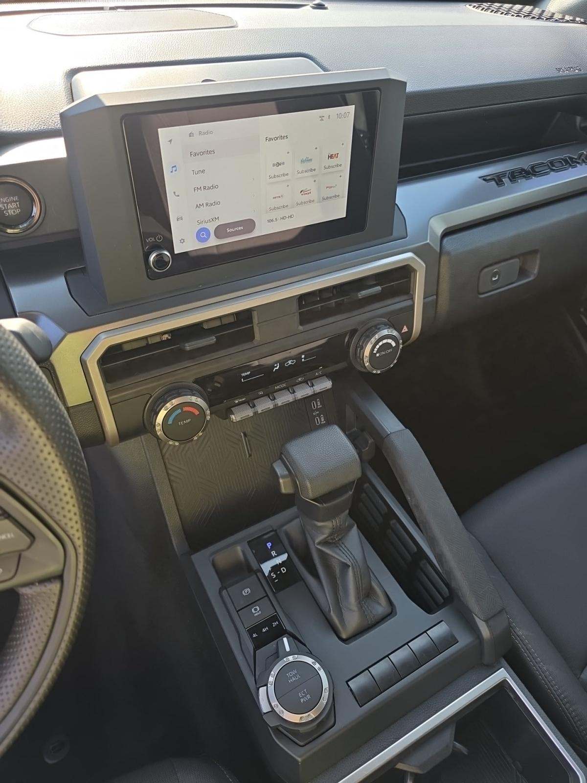 2024 Toyota Tacoma SR5 AWD