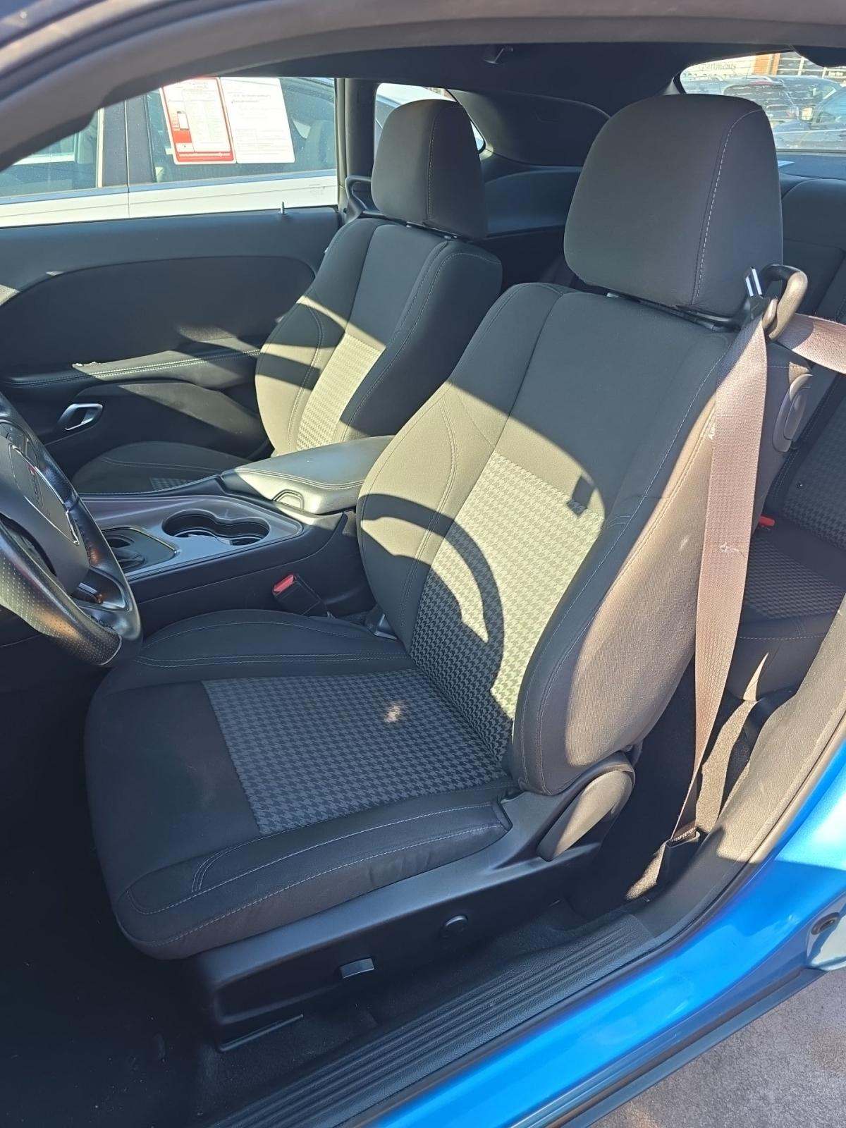 2023 Dodge Challenger SXT RWD