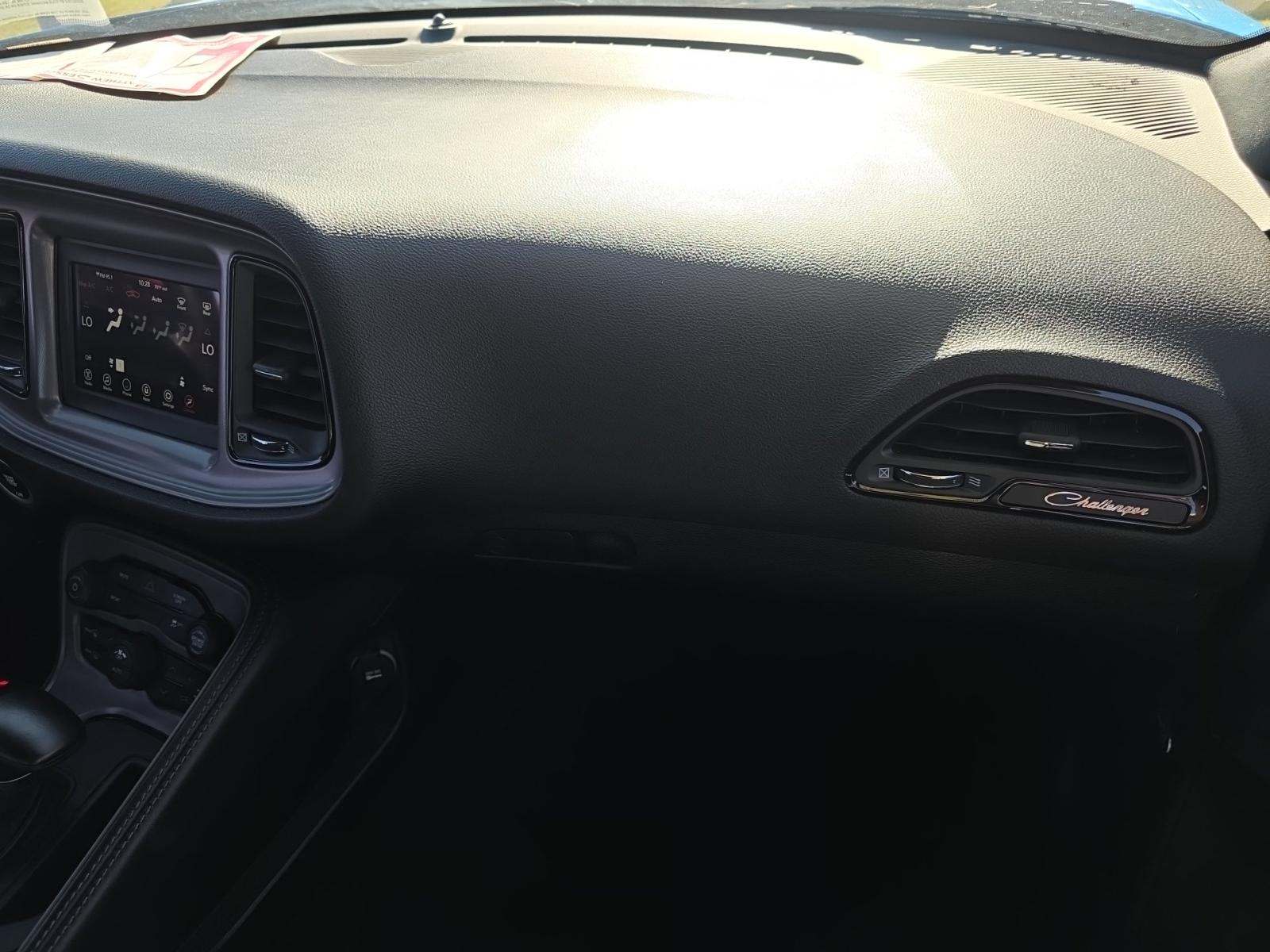 2023 Dodge Challenger SXT RWD