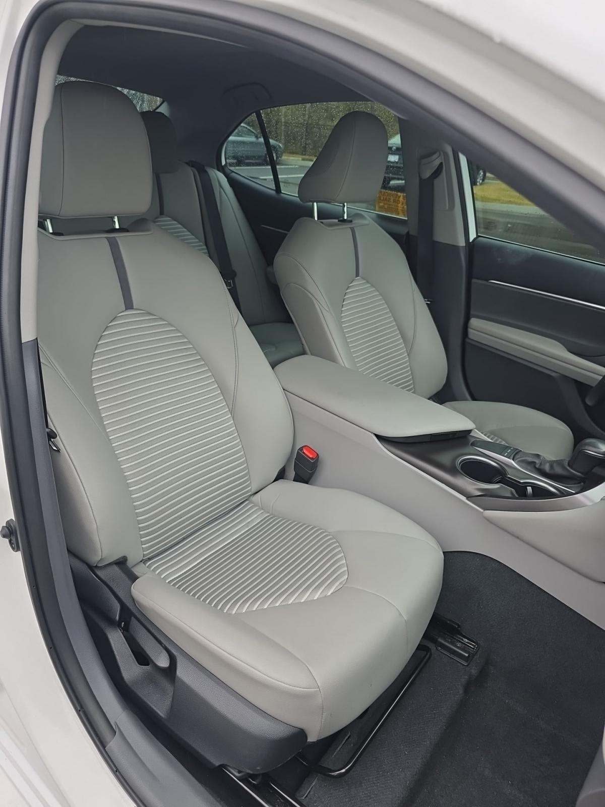 2024 Toyota Camry SE FWD