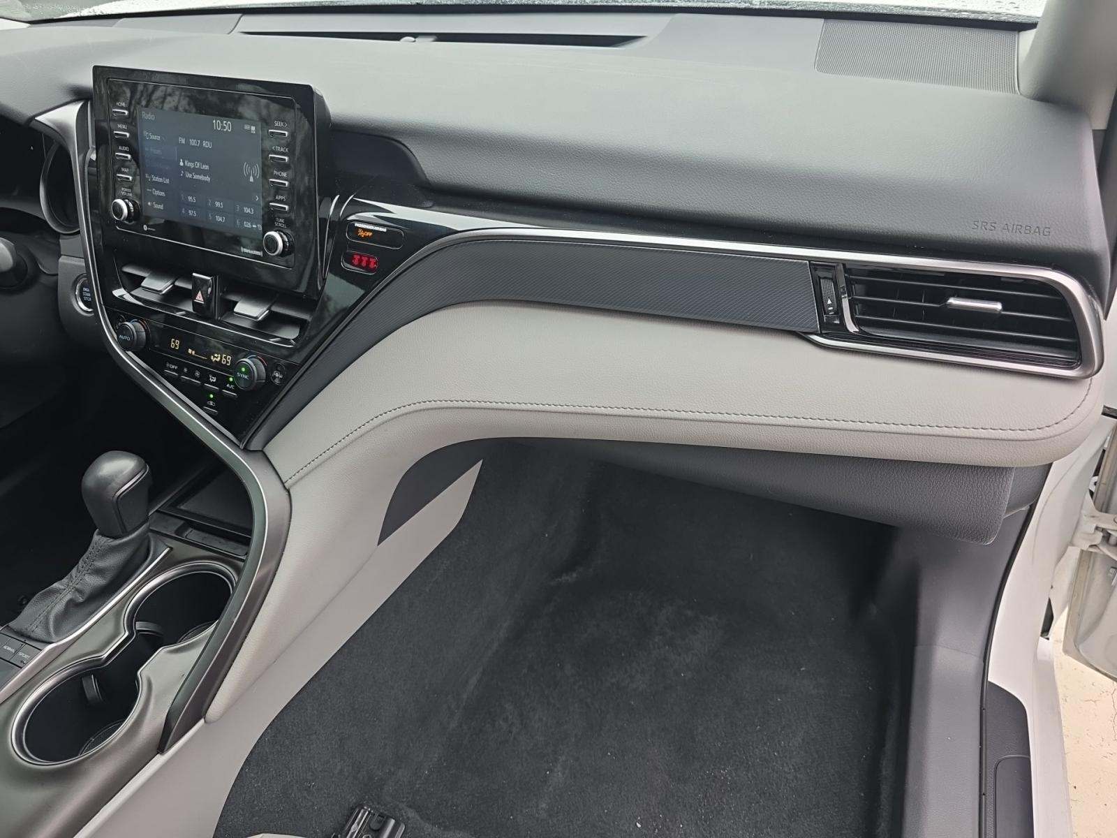 2024 Toyota Camry SE FWD