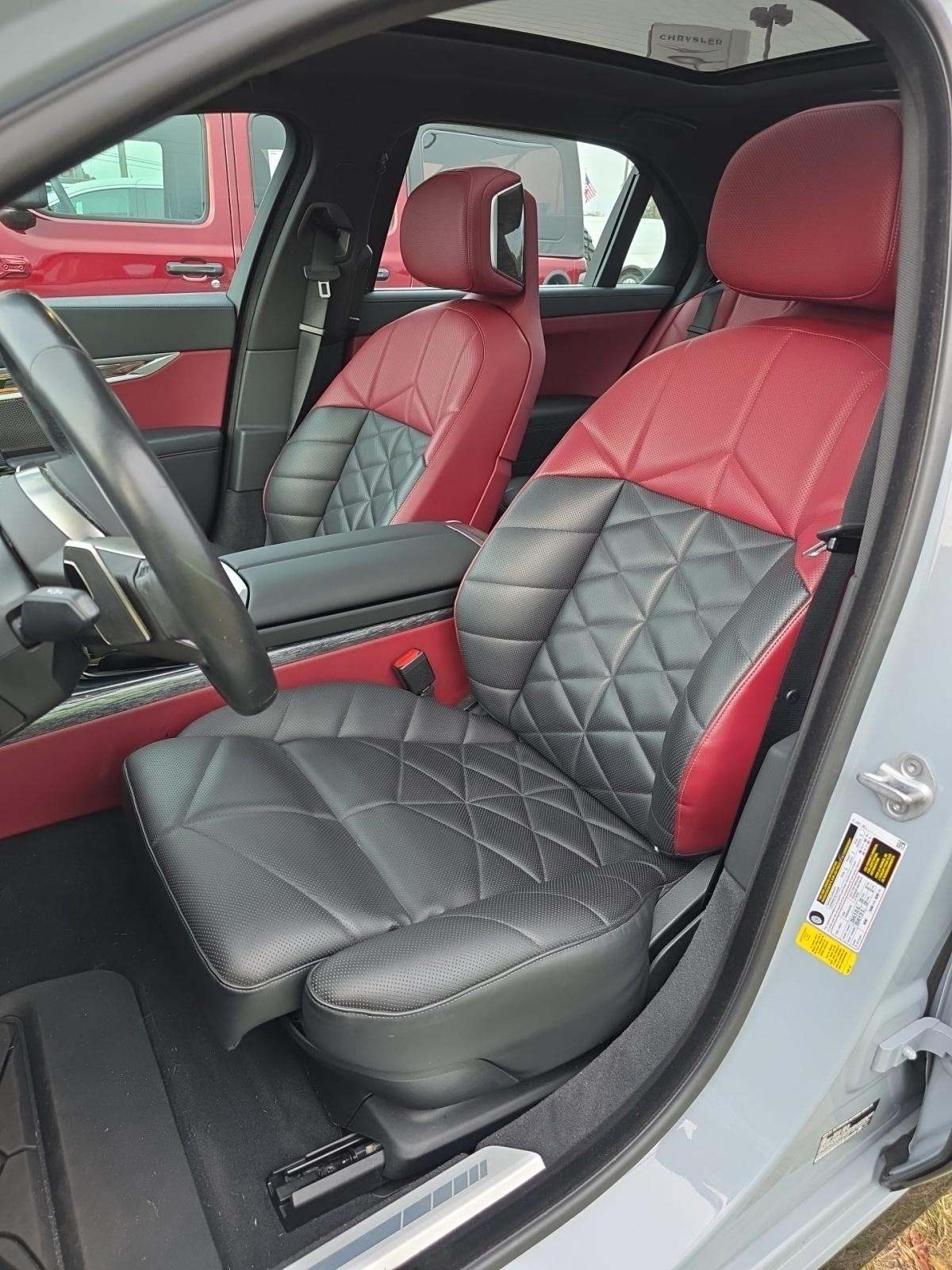 2023 BMW 7 Series 740i RWD