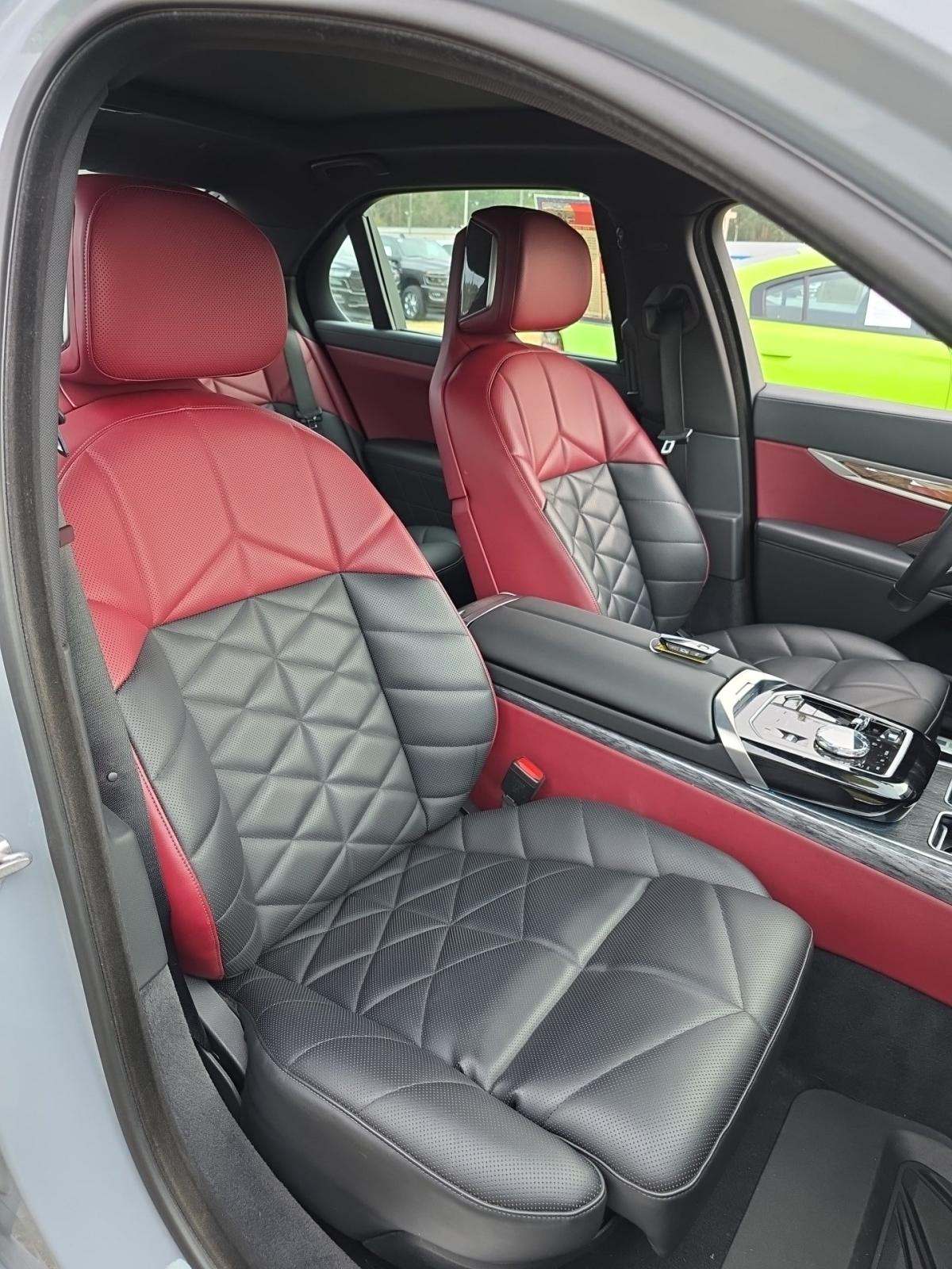 2023 BMW 7 Series 740i RWD