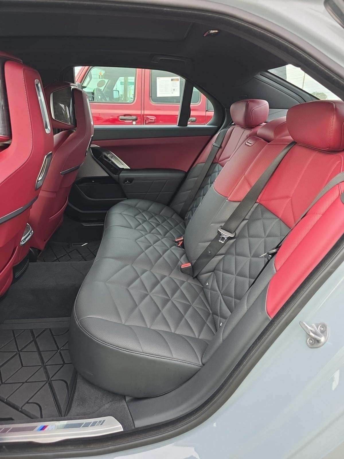 2023 BMW 7 Series 740i RWD