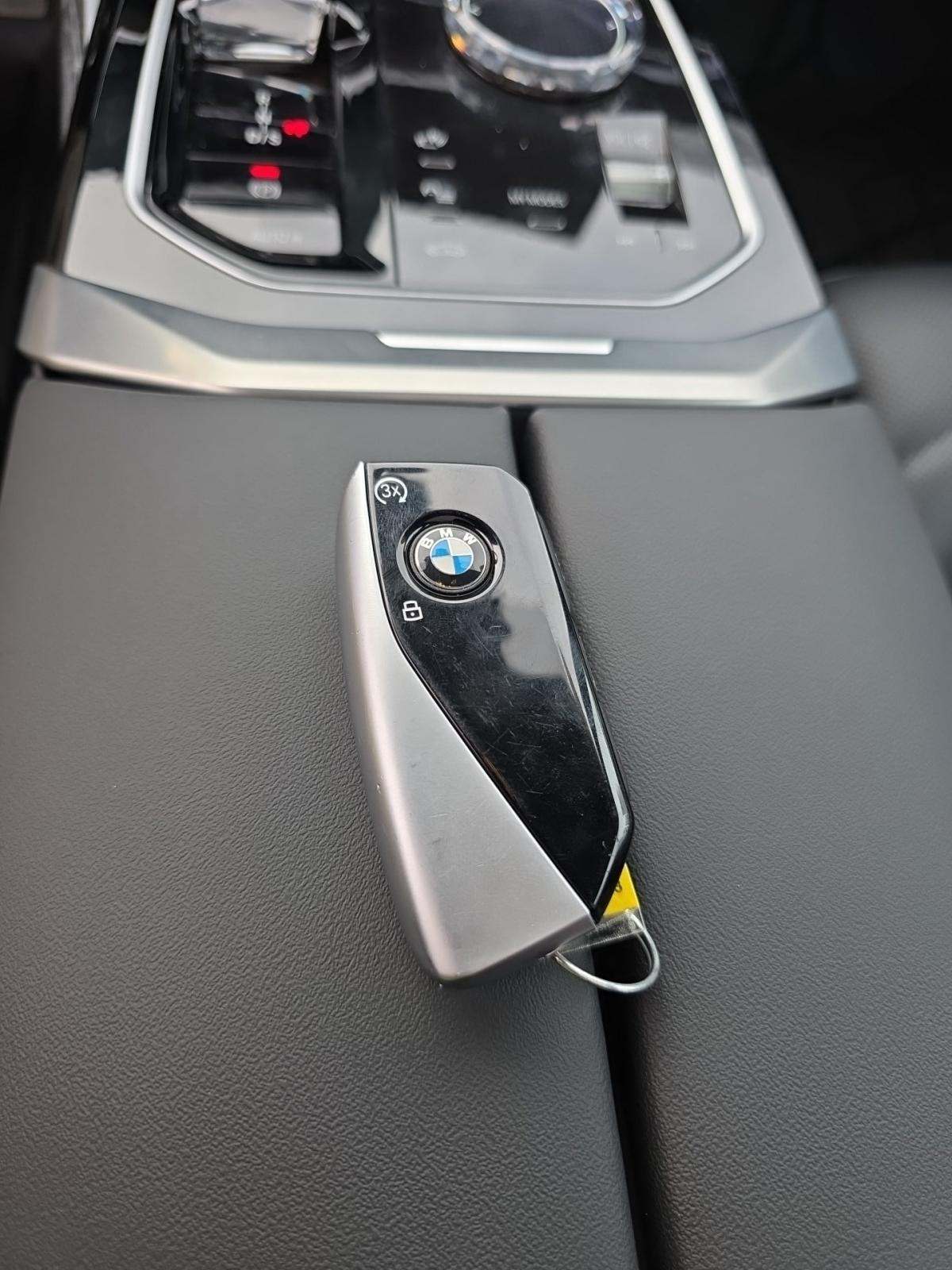 2023 BMW 7 Series 740i RWD