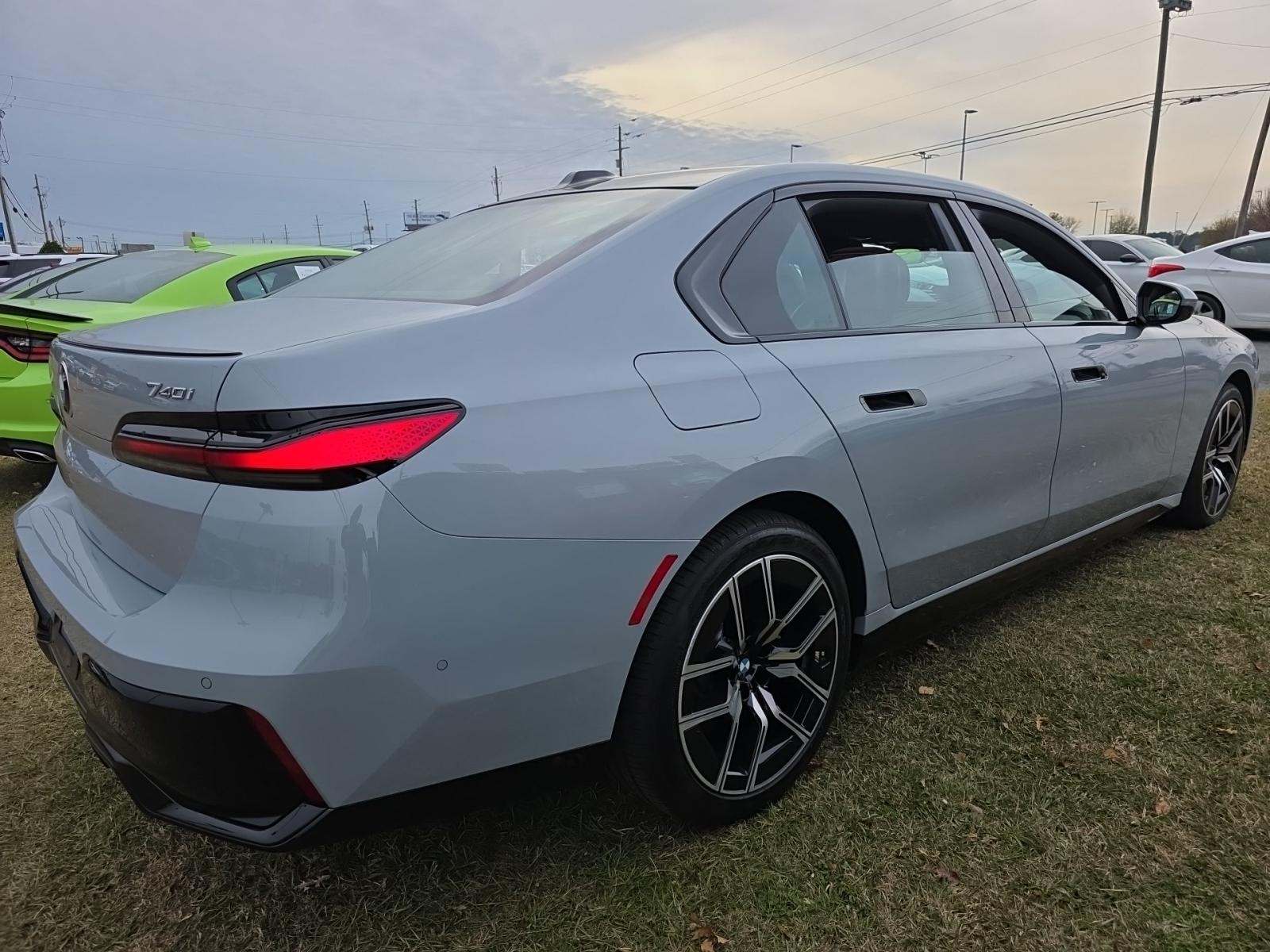 2023 BMW 7 Series 740i RWD